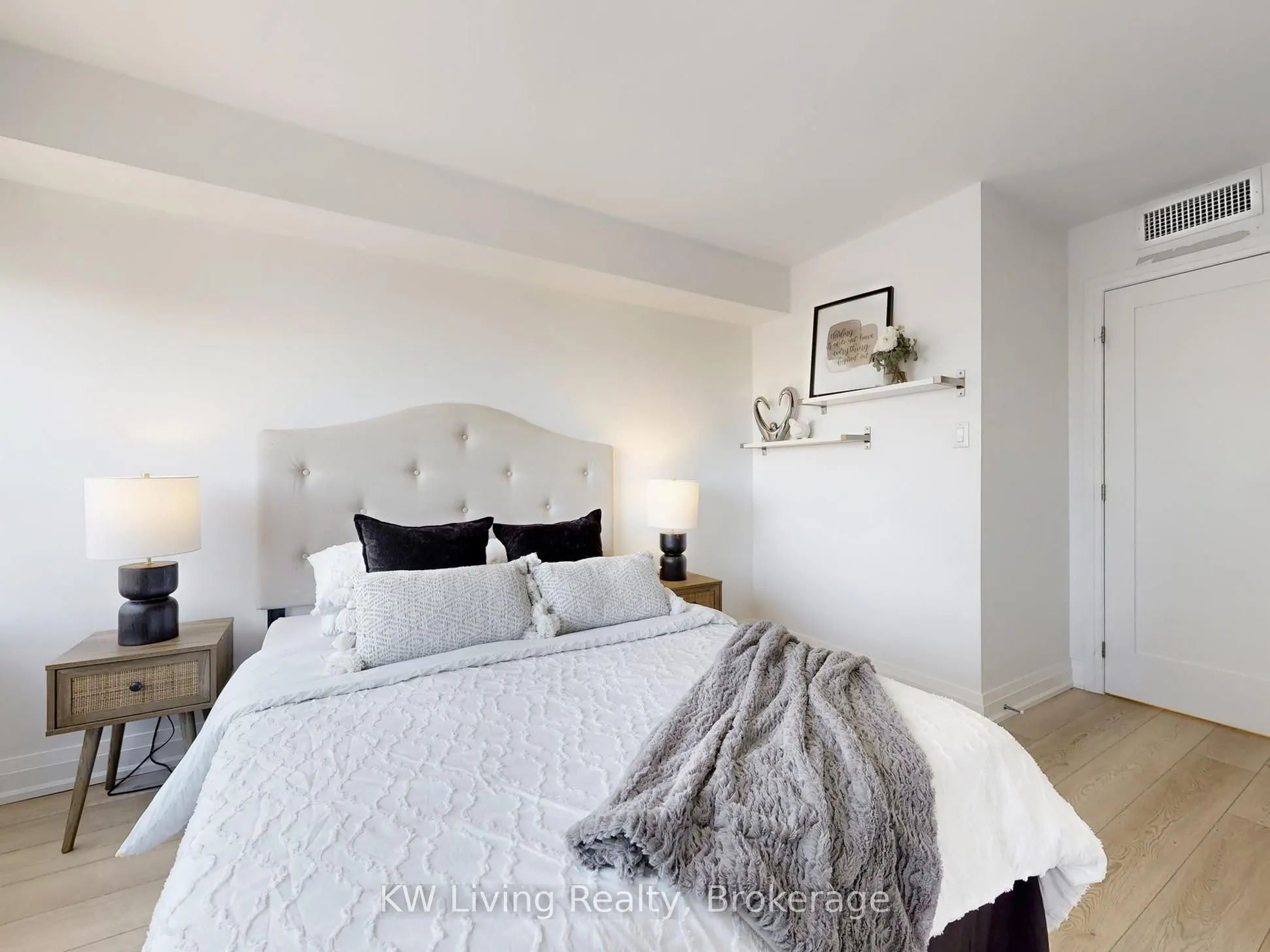 30 Greenfield Avenue, #1104