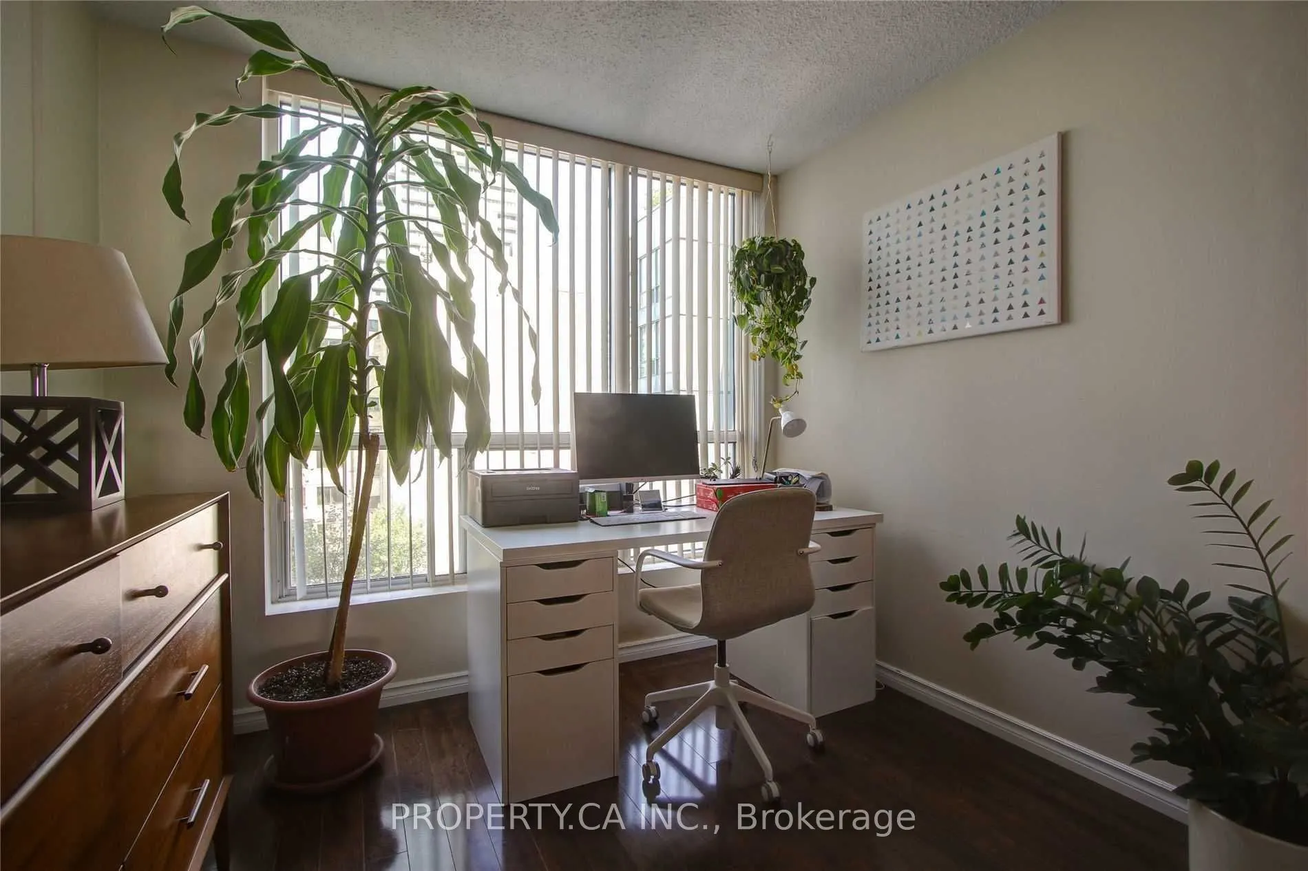 92 King Street E, #606