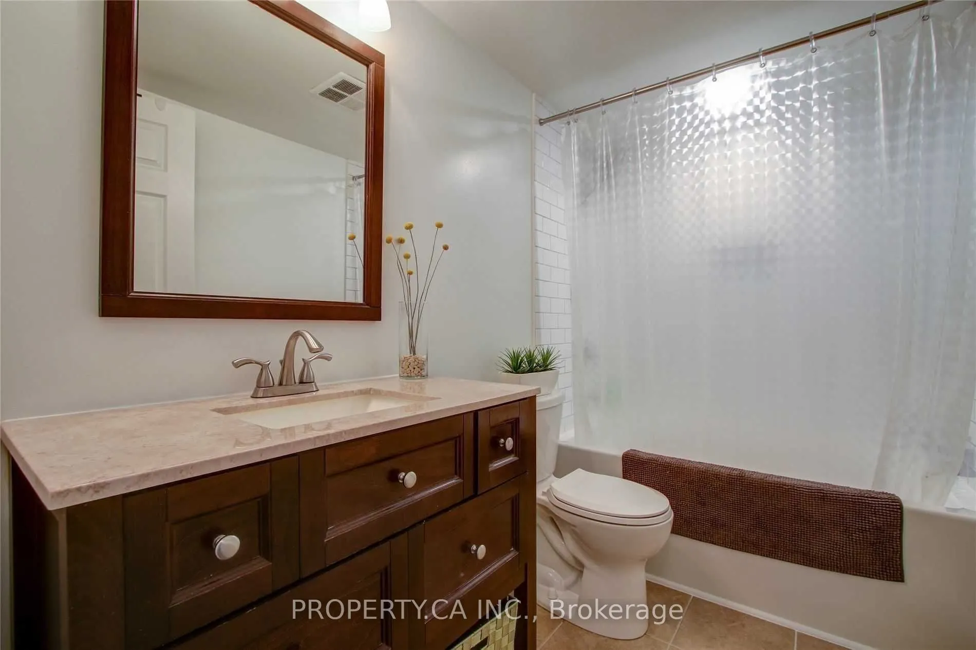 92 King Street E, #606