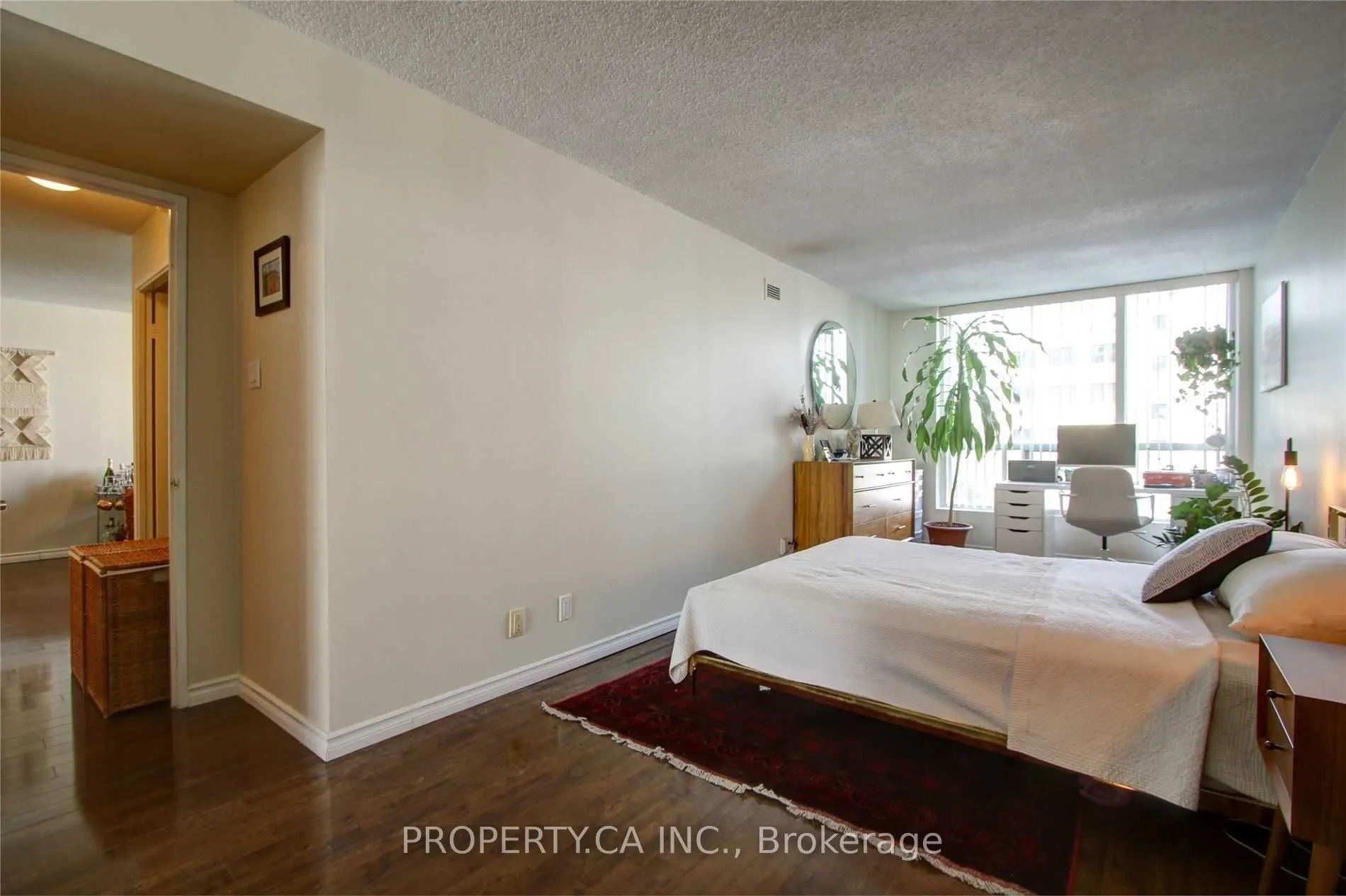 92 King Street E, #606