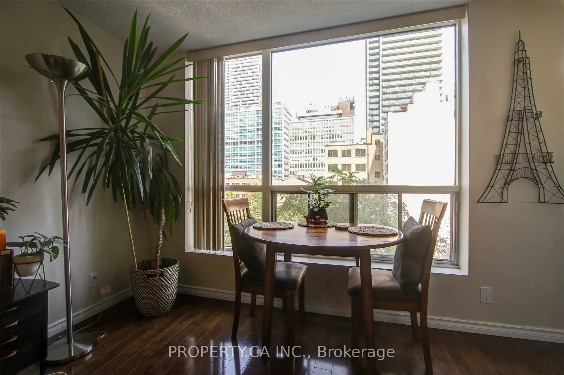 92 King Street E, #606