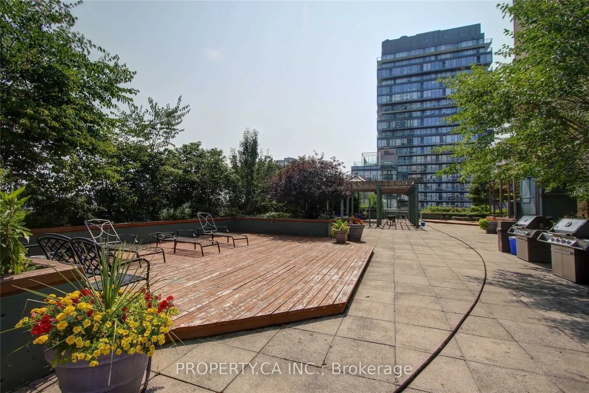 92 King Street E, #606