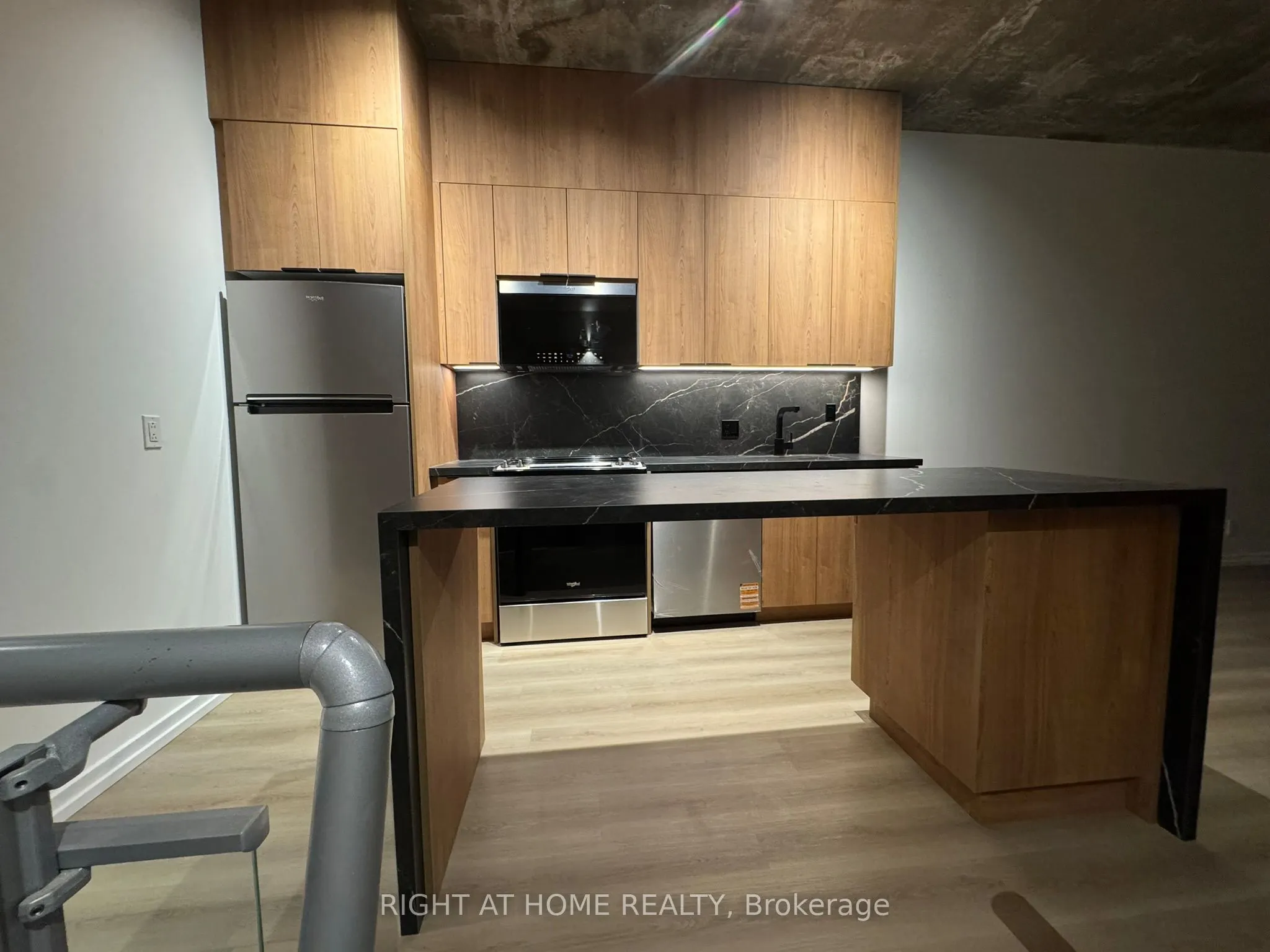 388 Richmond Street W, #521