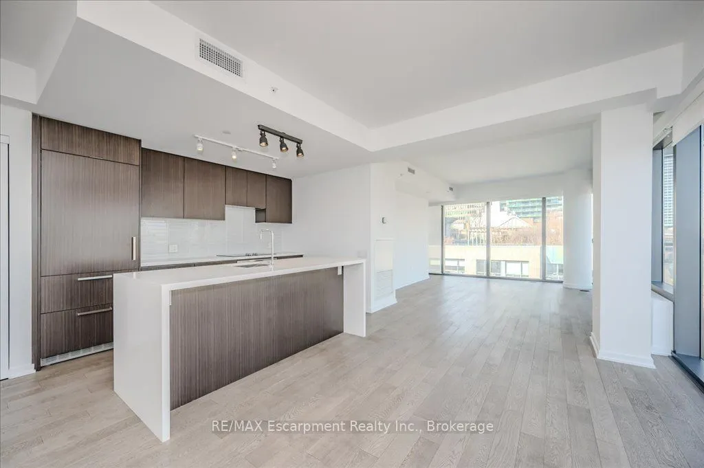 60 Colborne Street, #802