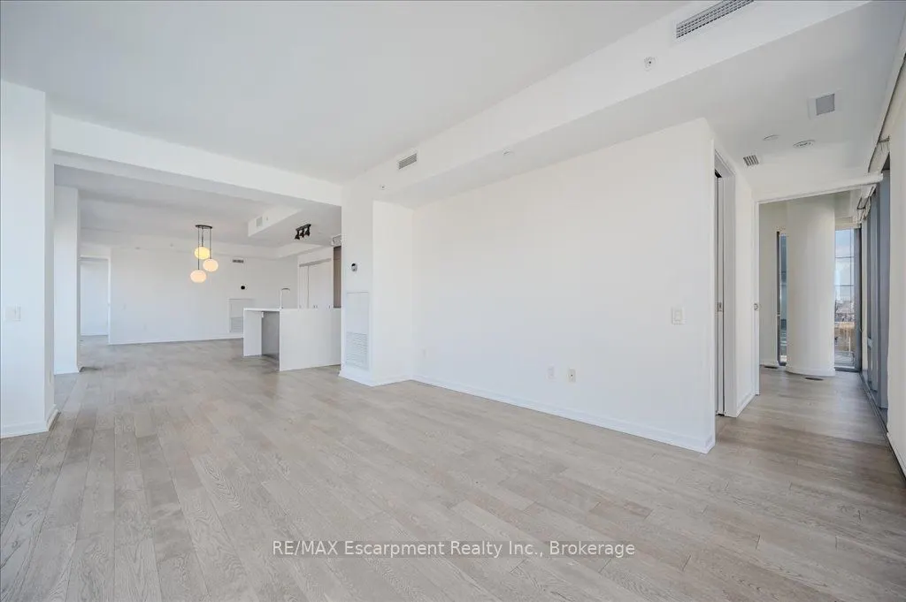 60 Colborne Street, #802
