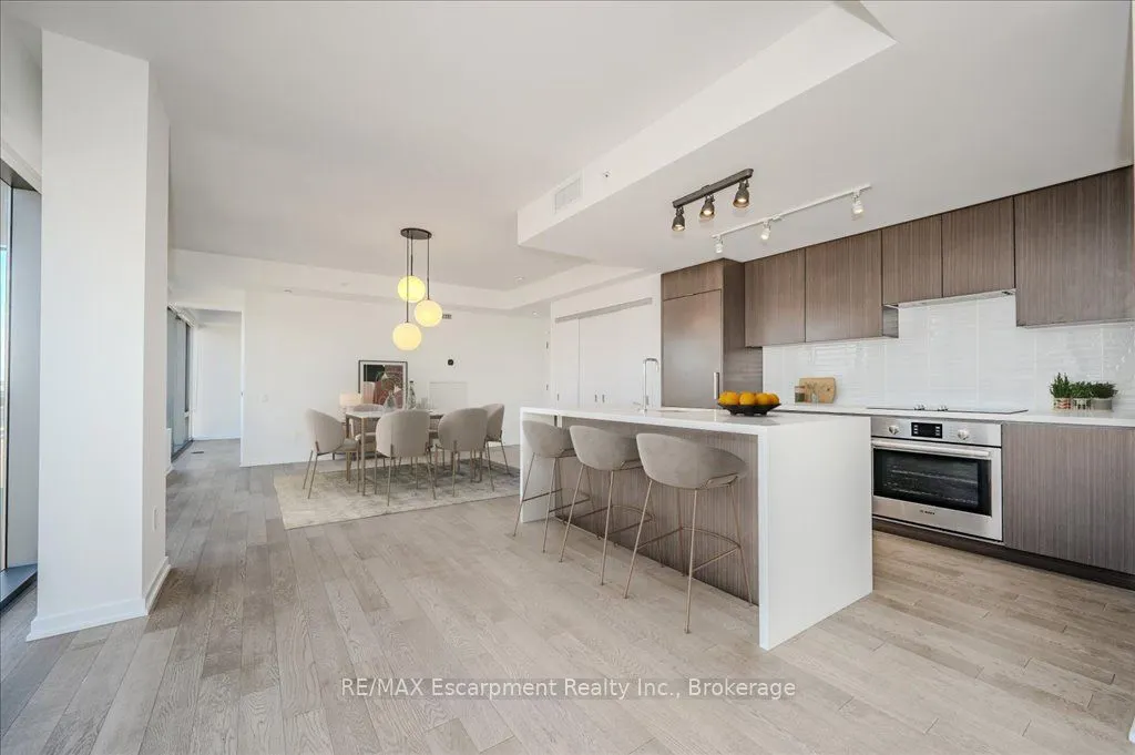 60 Colborne Street, #802