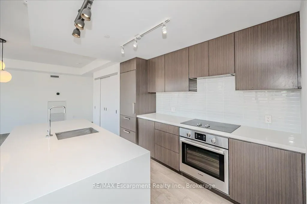 60 Colborne Street, #802