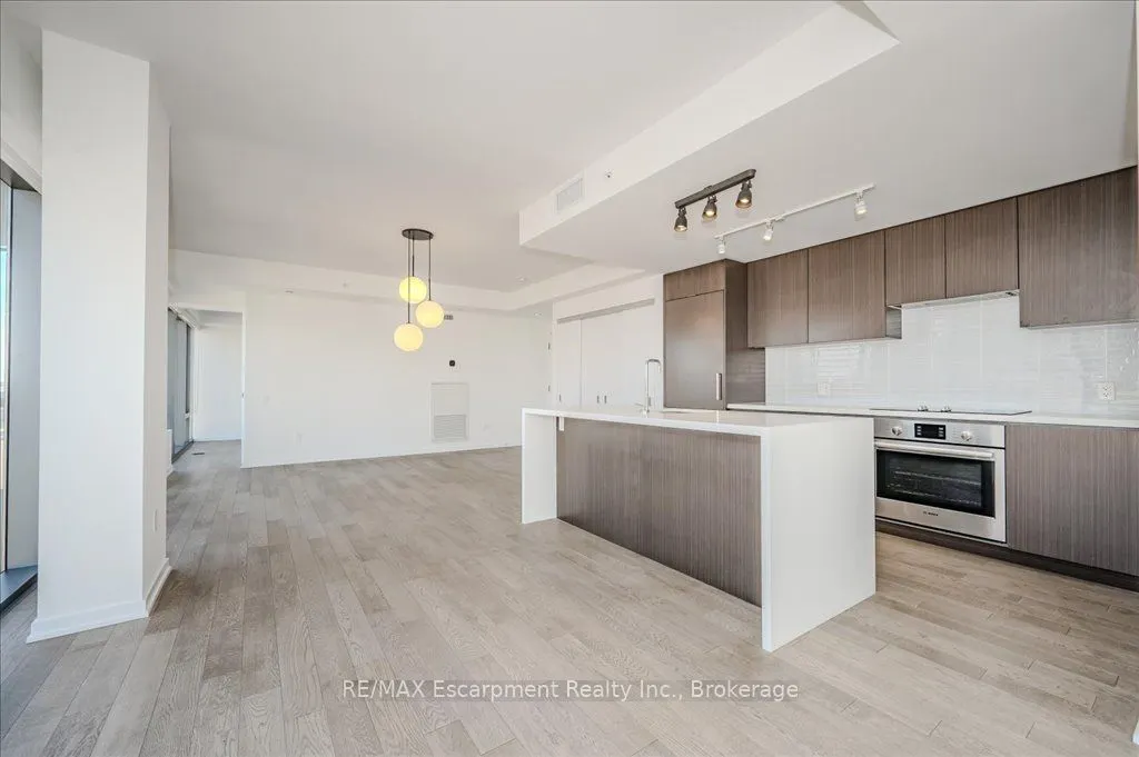 60 Colborne Street, #802