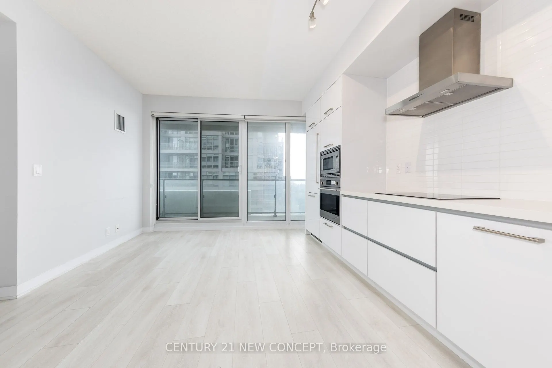 2221 Yonge Street, #3906