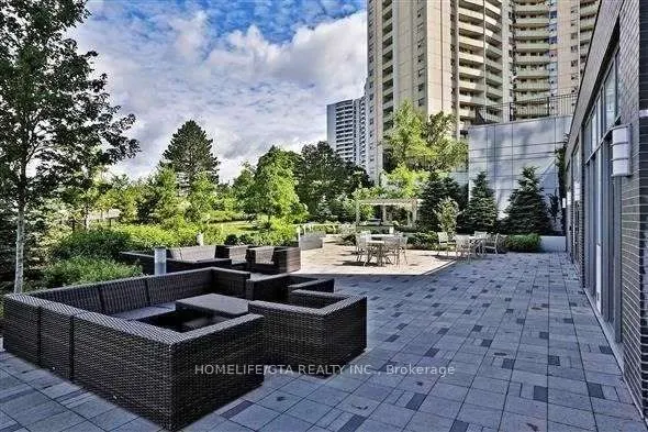 18 Graydon Hall Drive, #2306
