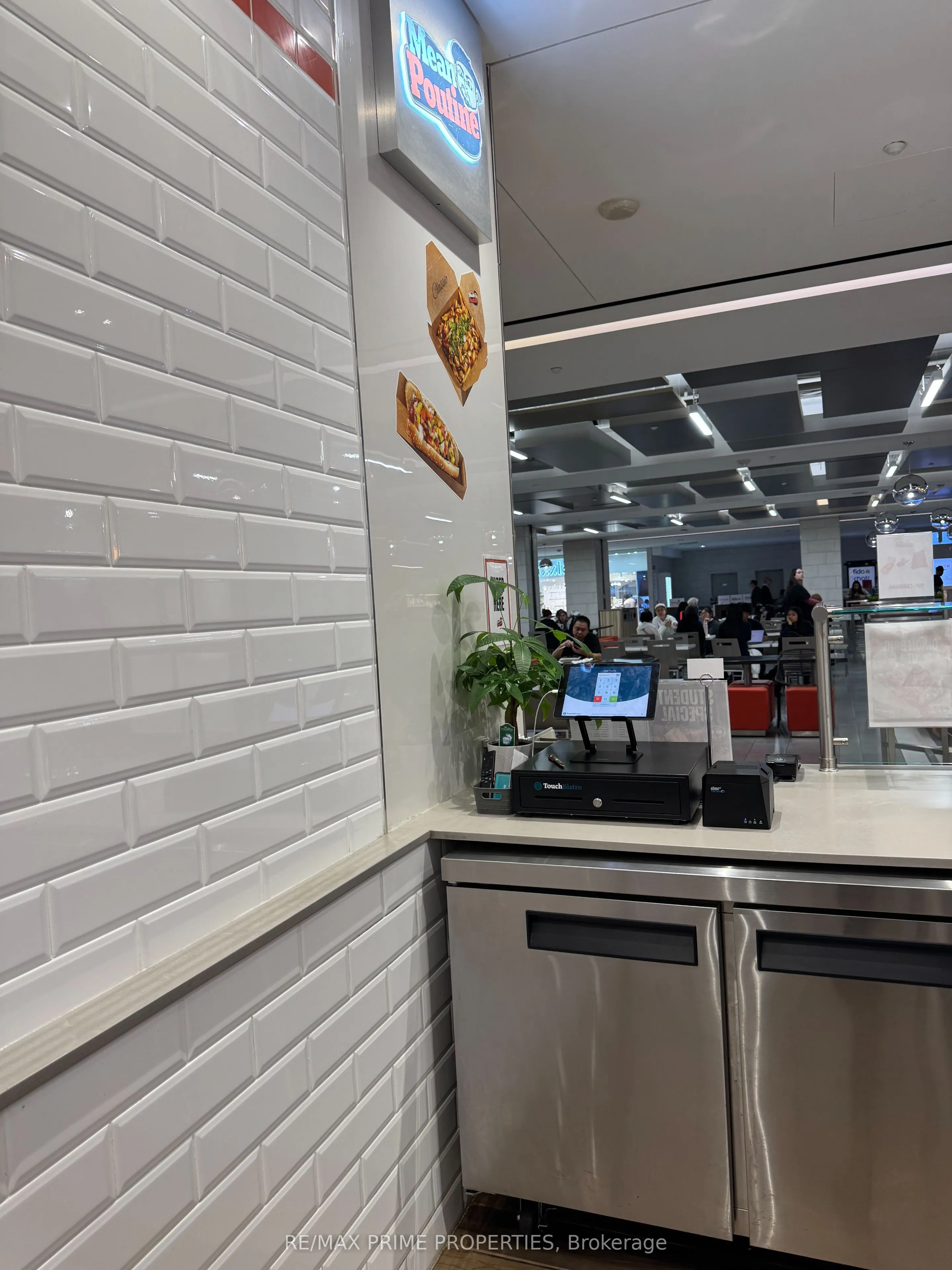 4841 Yonge Street, #204