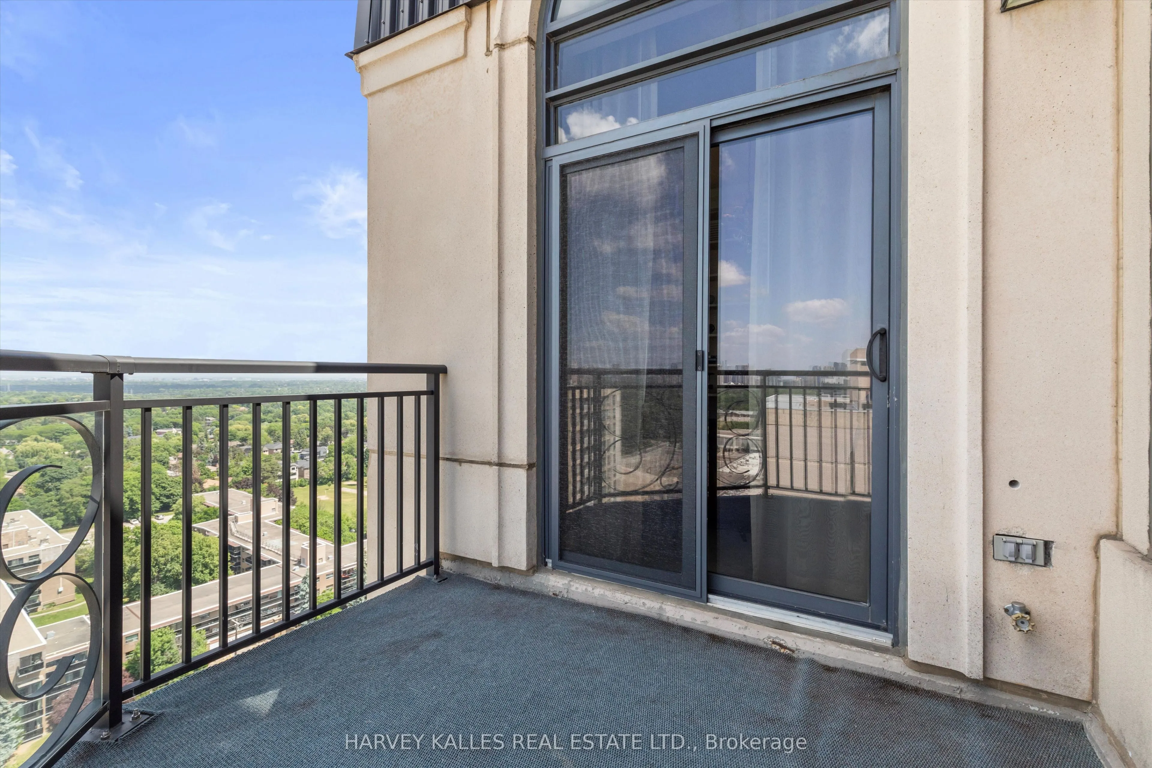 662 Sheppard Avenue E, #UPH4