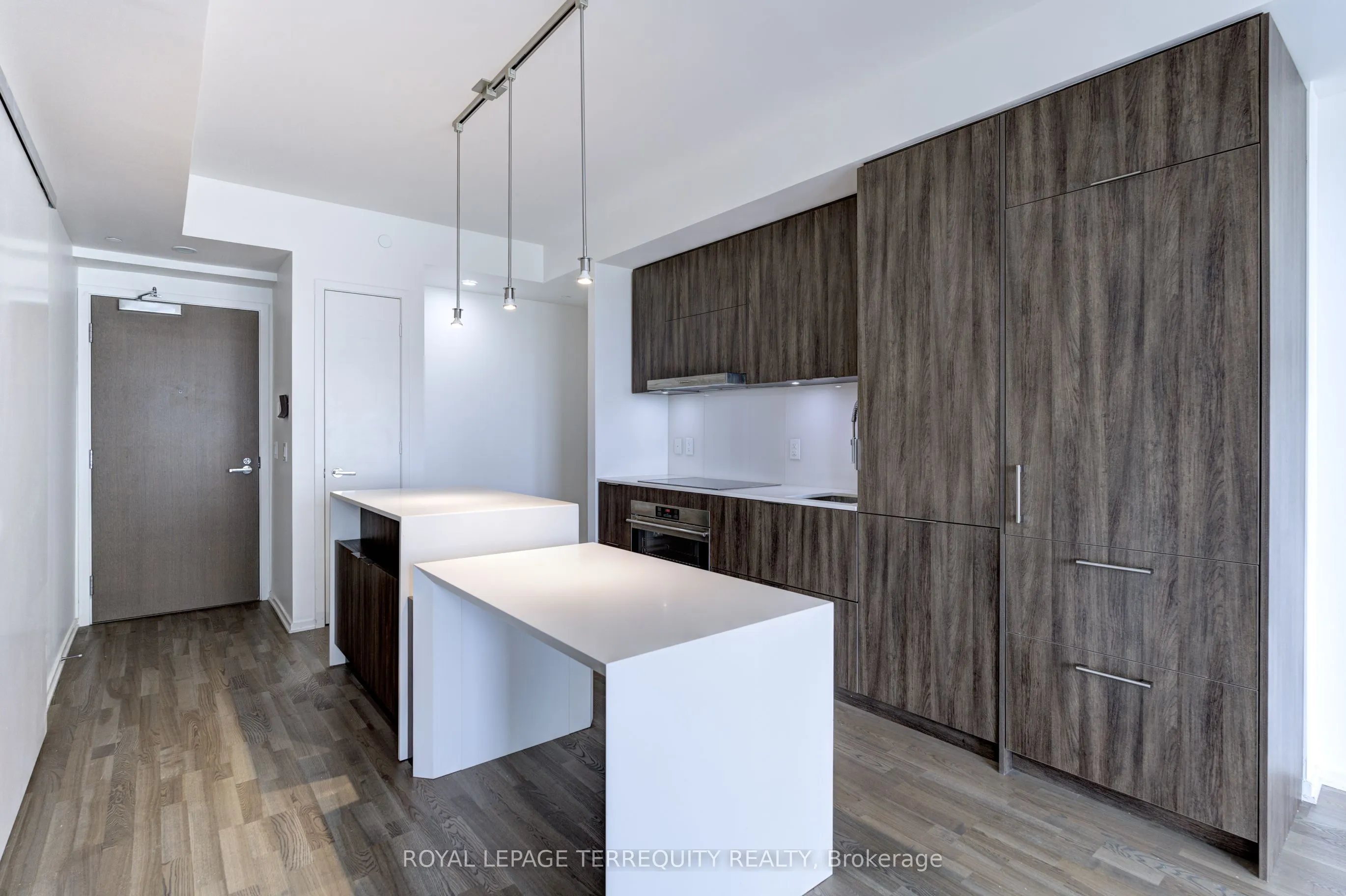 1 Bloor Street E, #2712