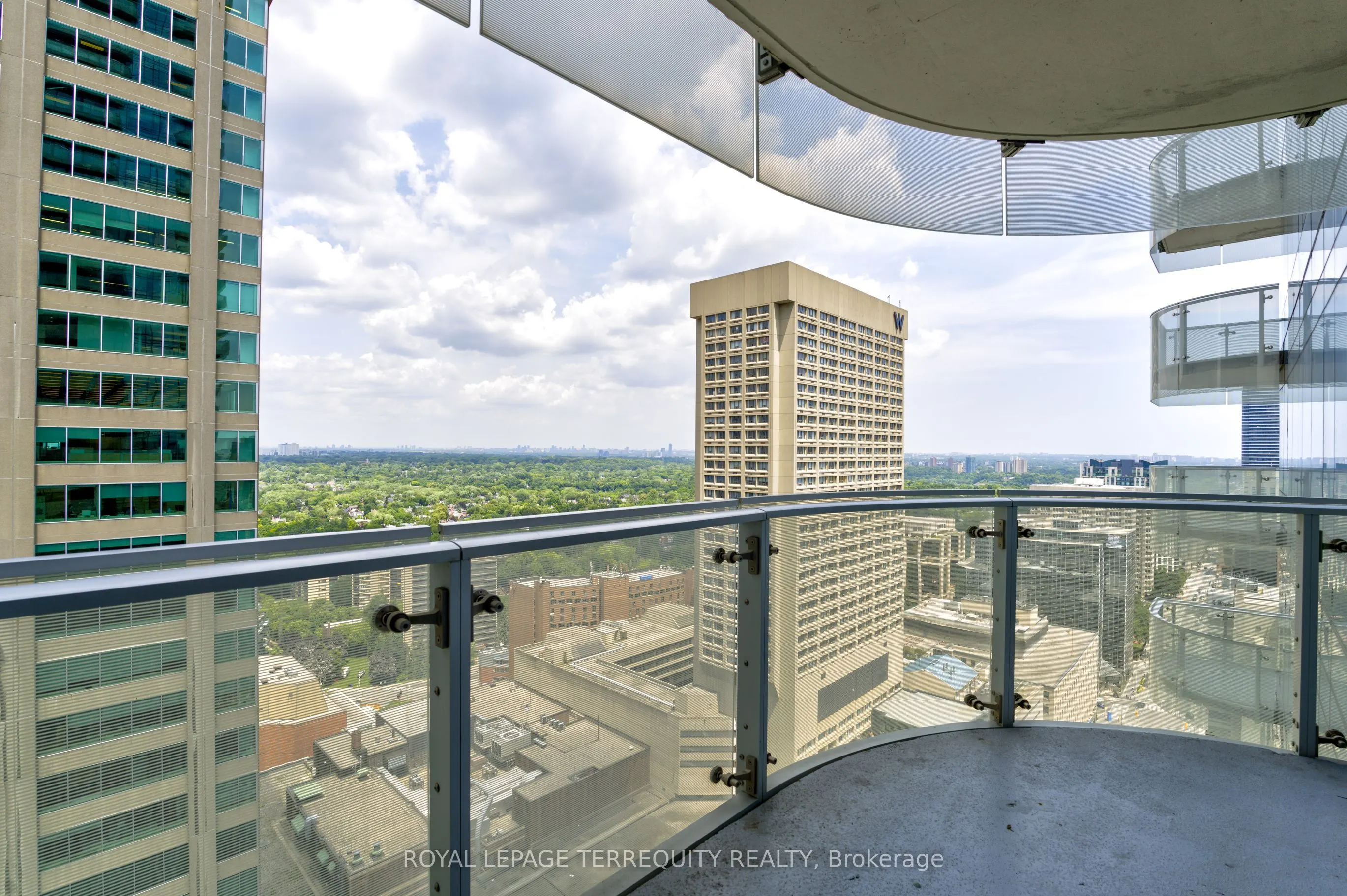 1 Bloor Street E, #2712