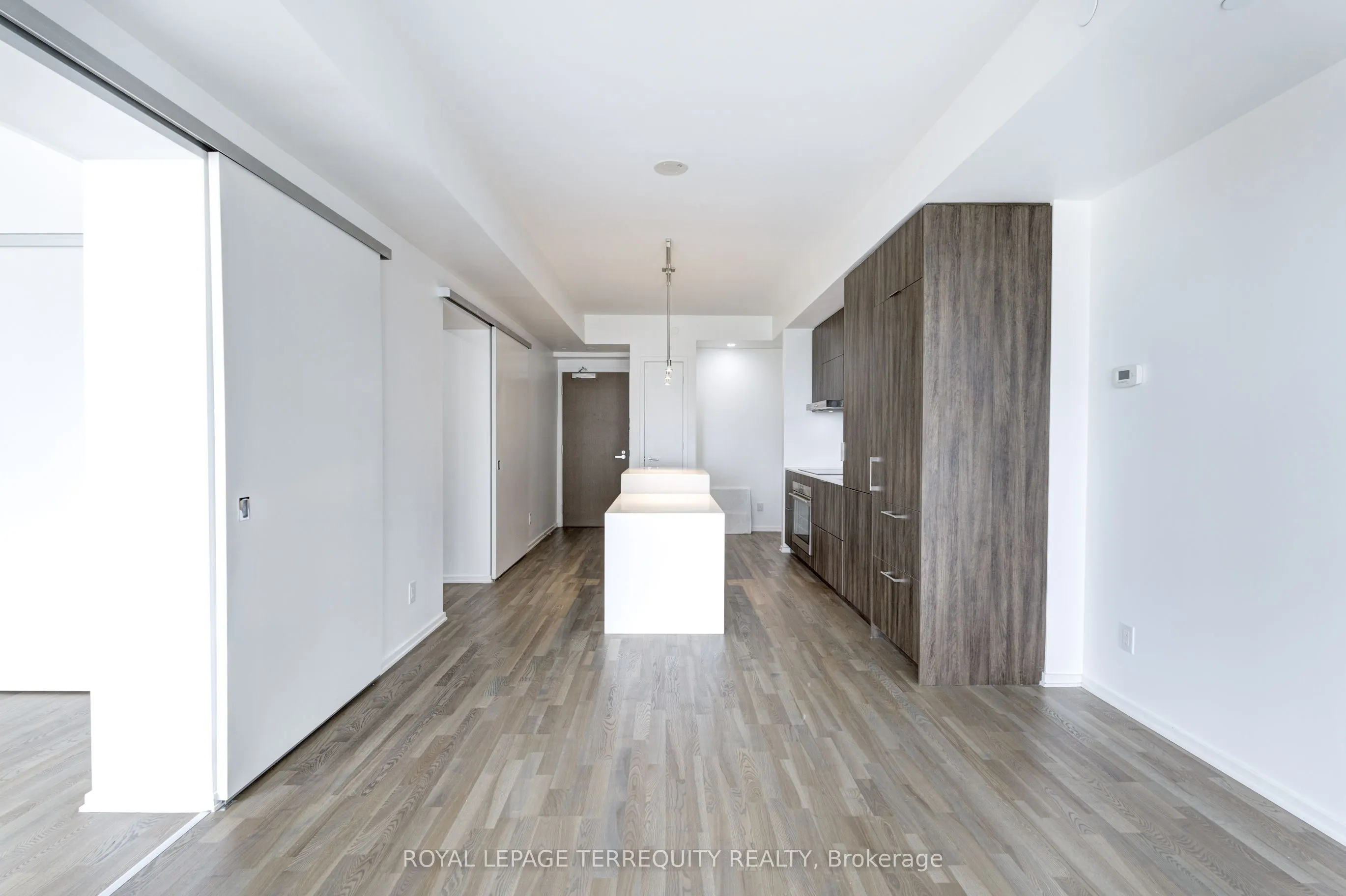 1 Bloor Street E, #2712