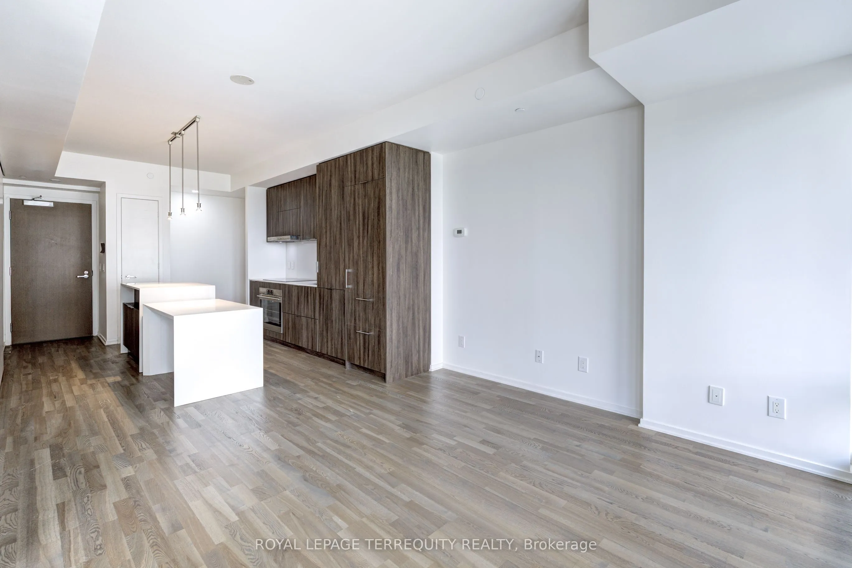1 Bloor Street E, #2712