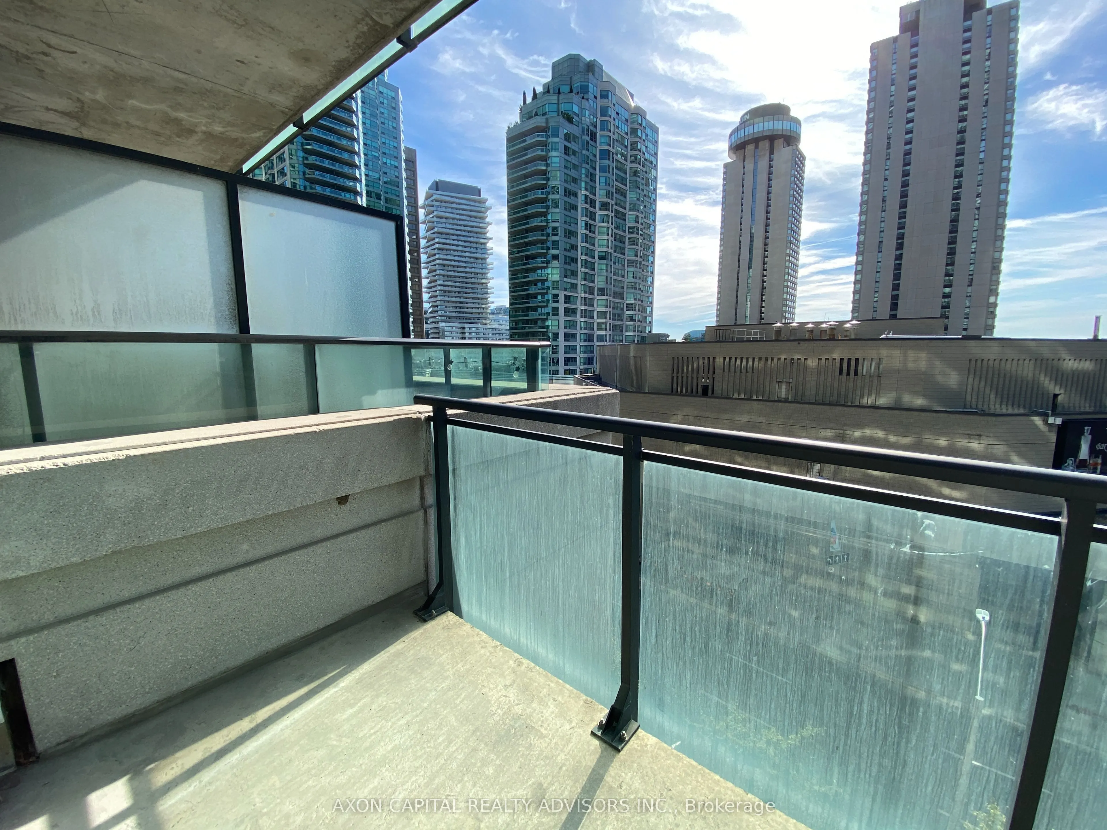 33 Bay Street, #511