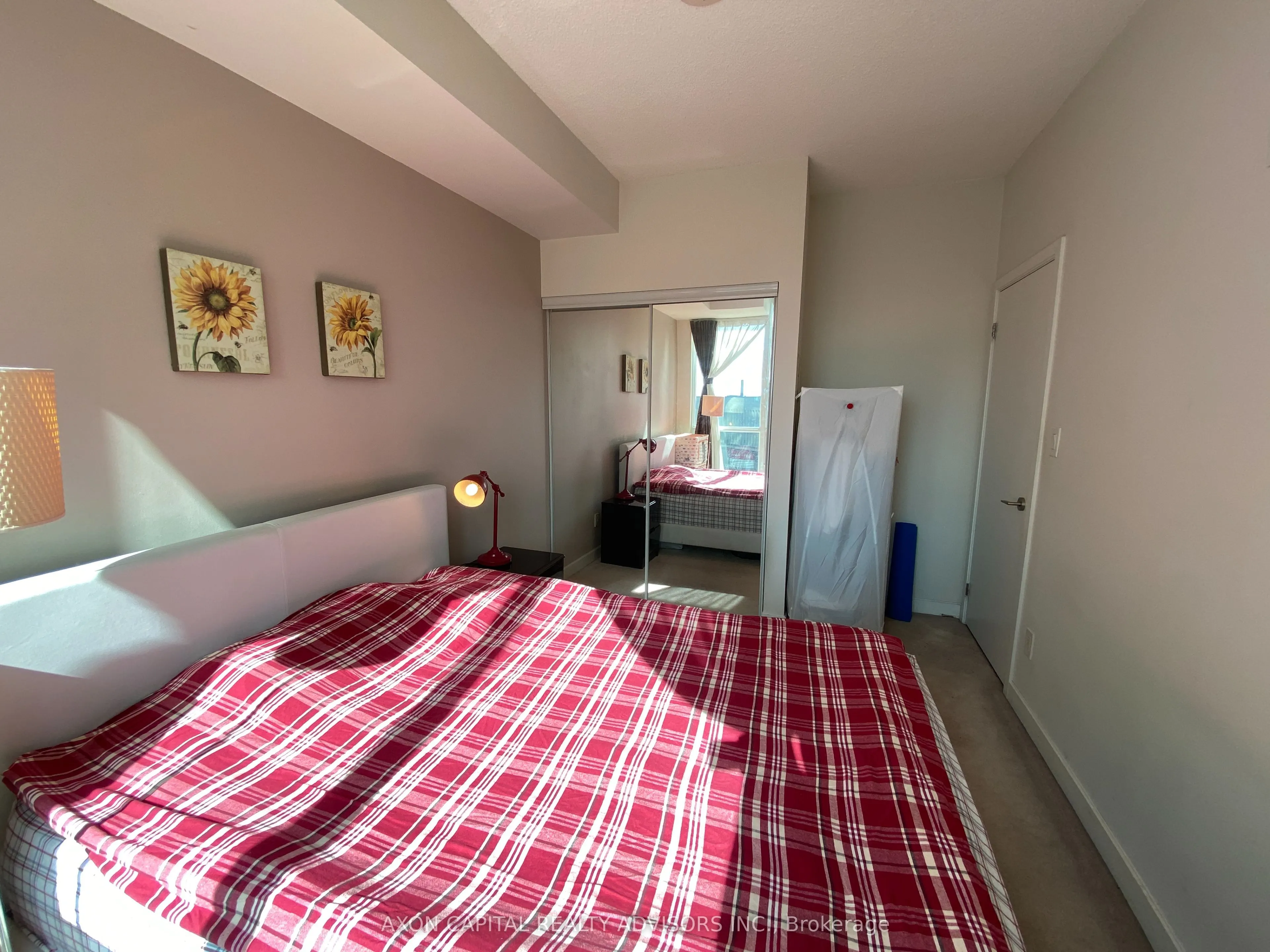 33 Bay Street, #511