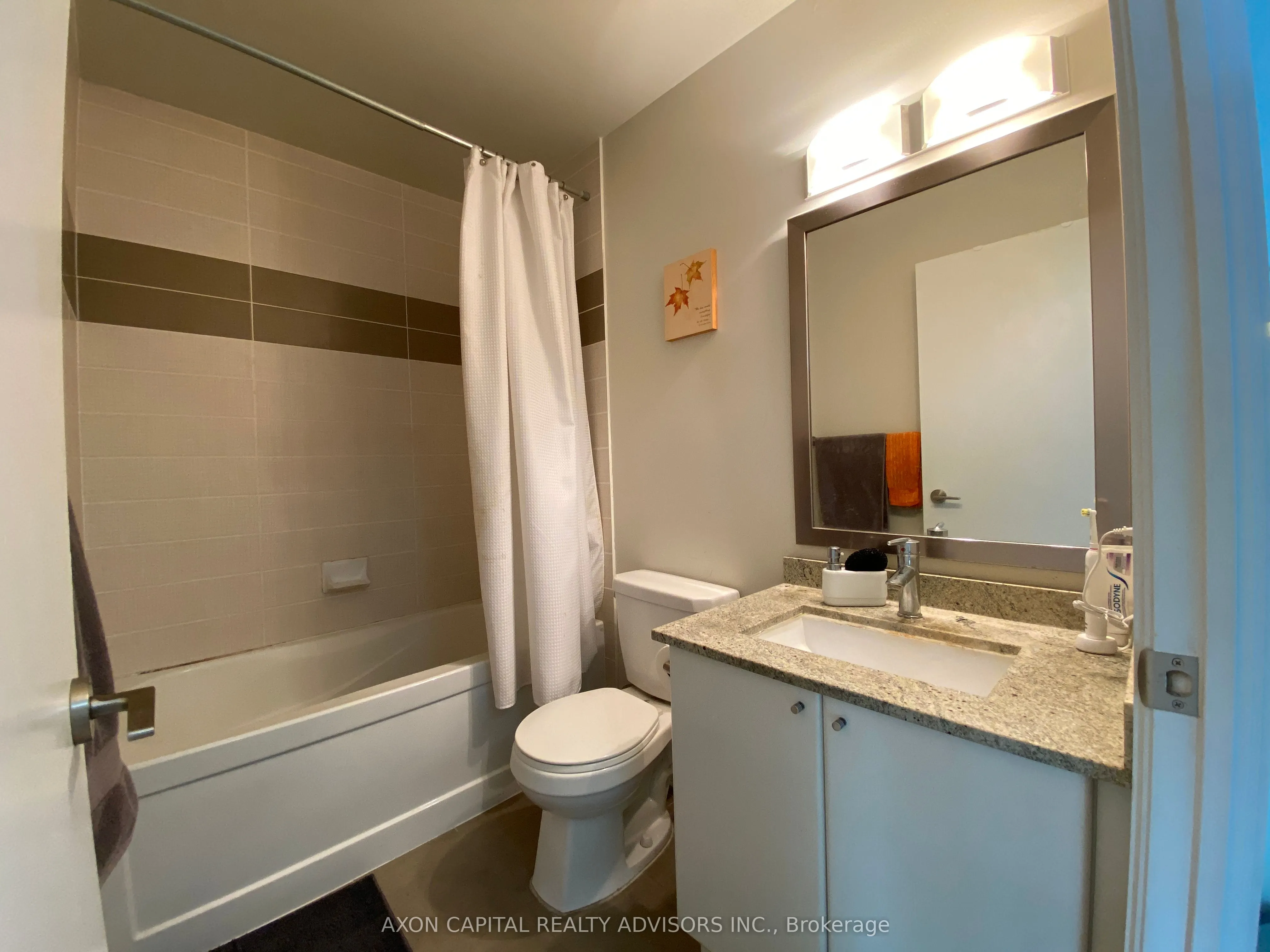 33 Bay Street, #511