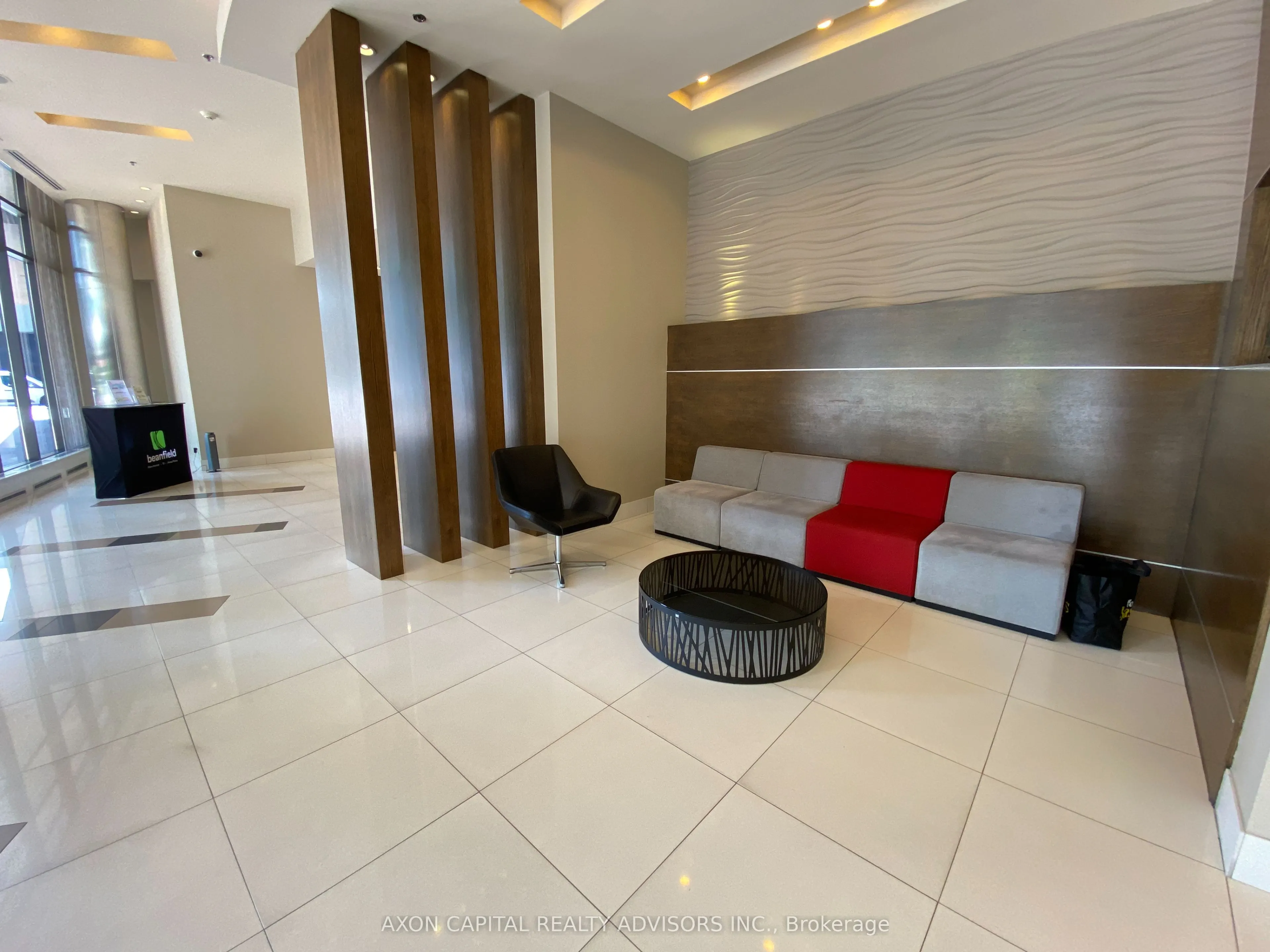 33 Bay Street, #511