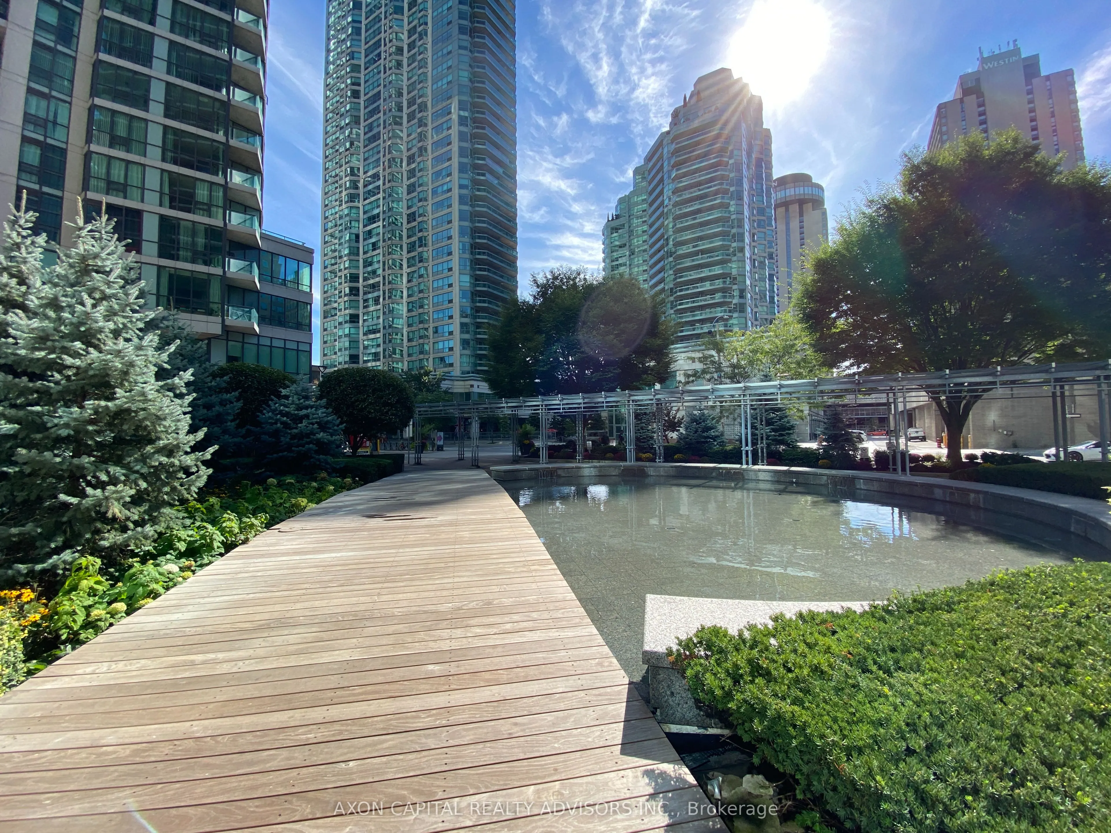 33 Bay Street, #511