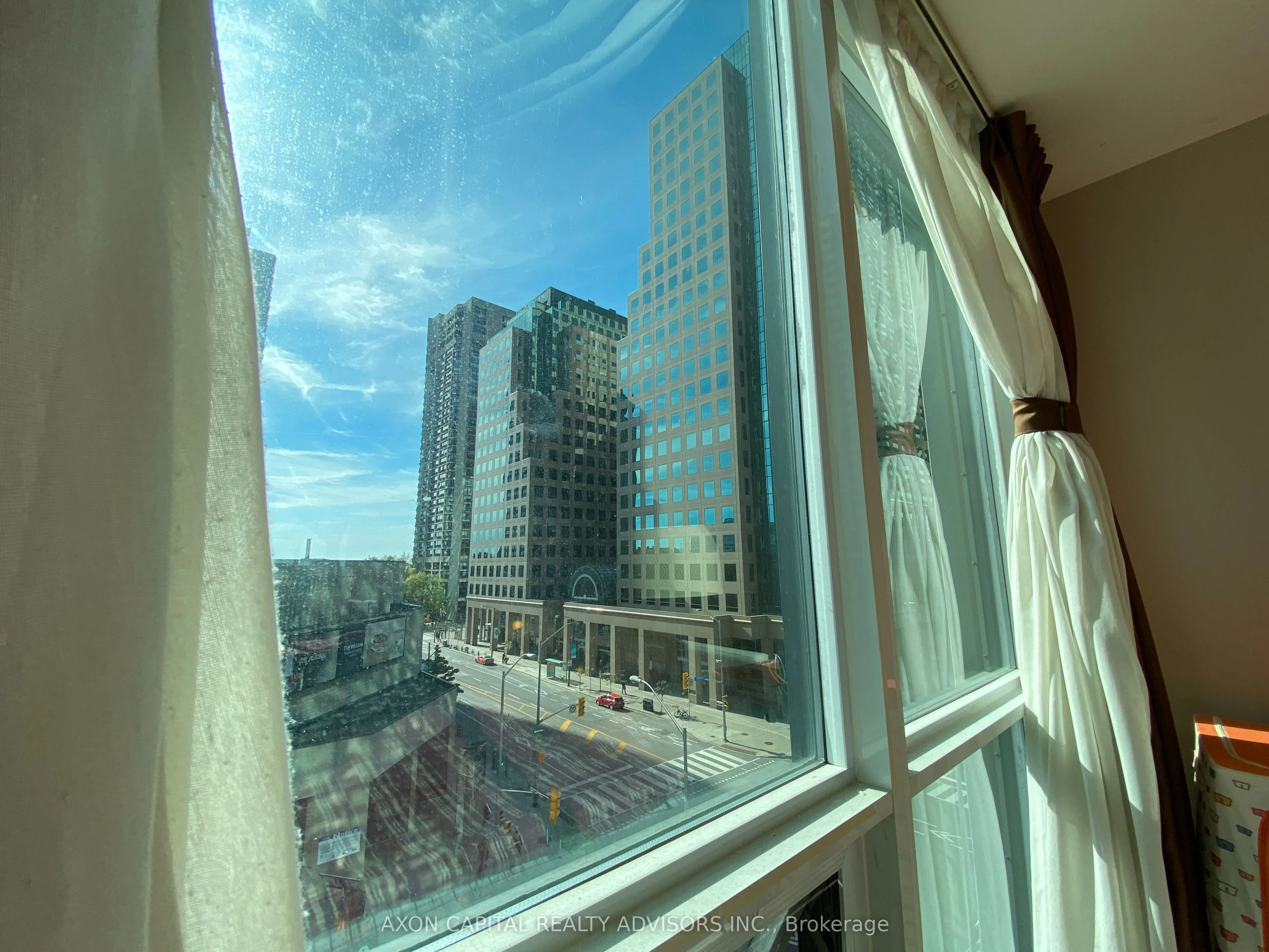 33 Bay Street, #511