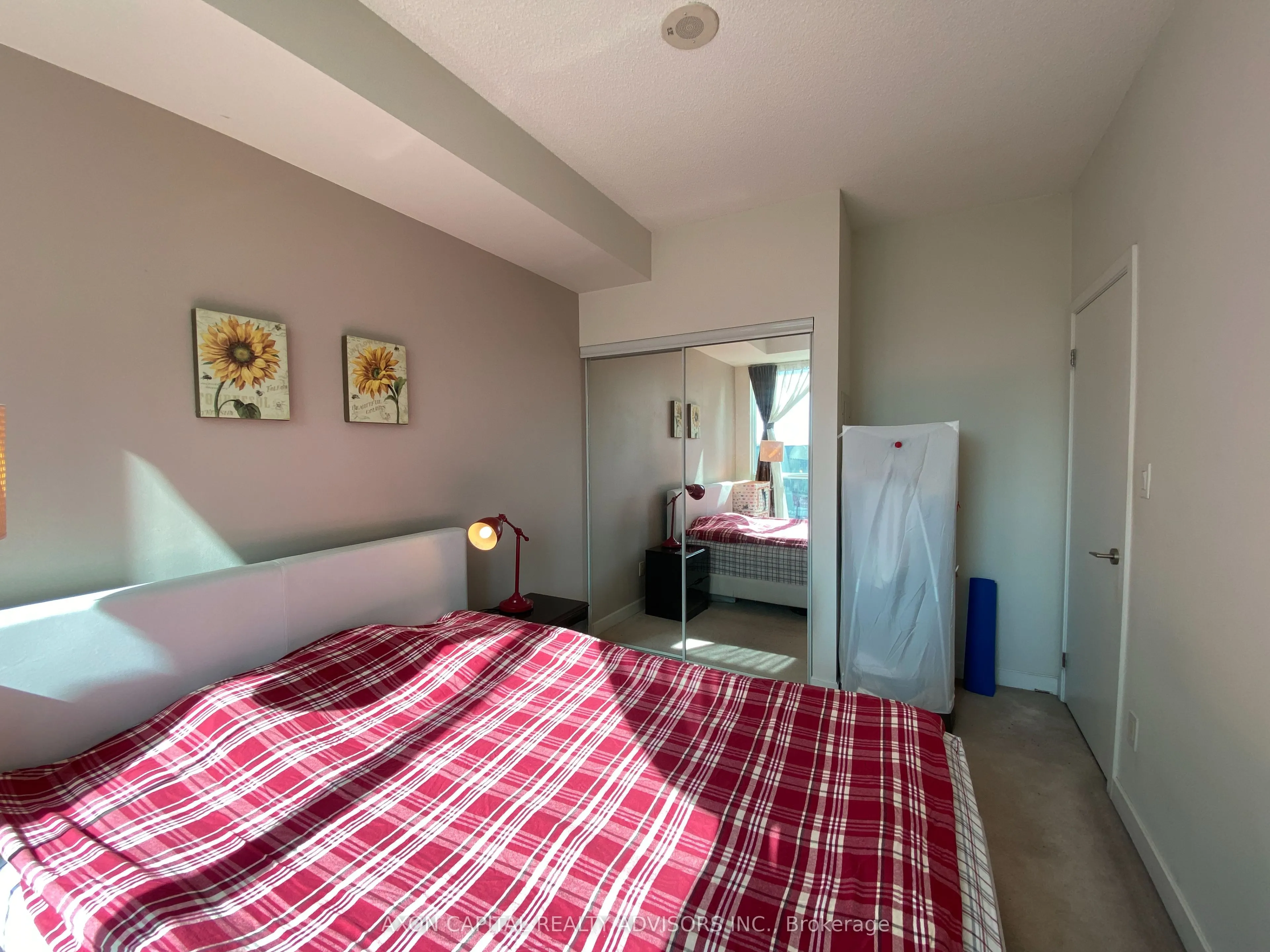 33 Bay Street, #511