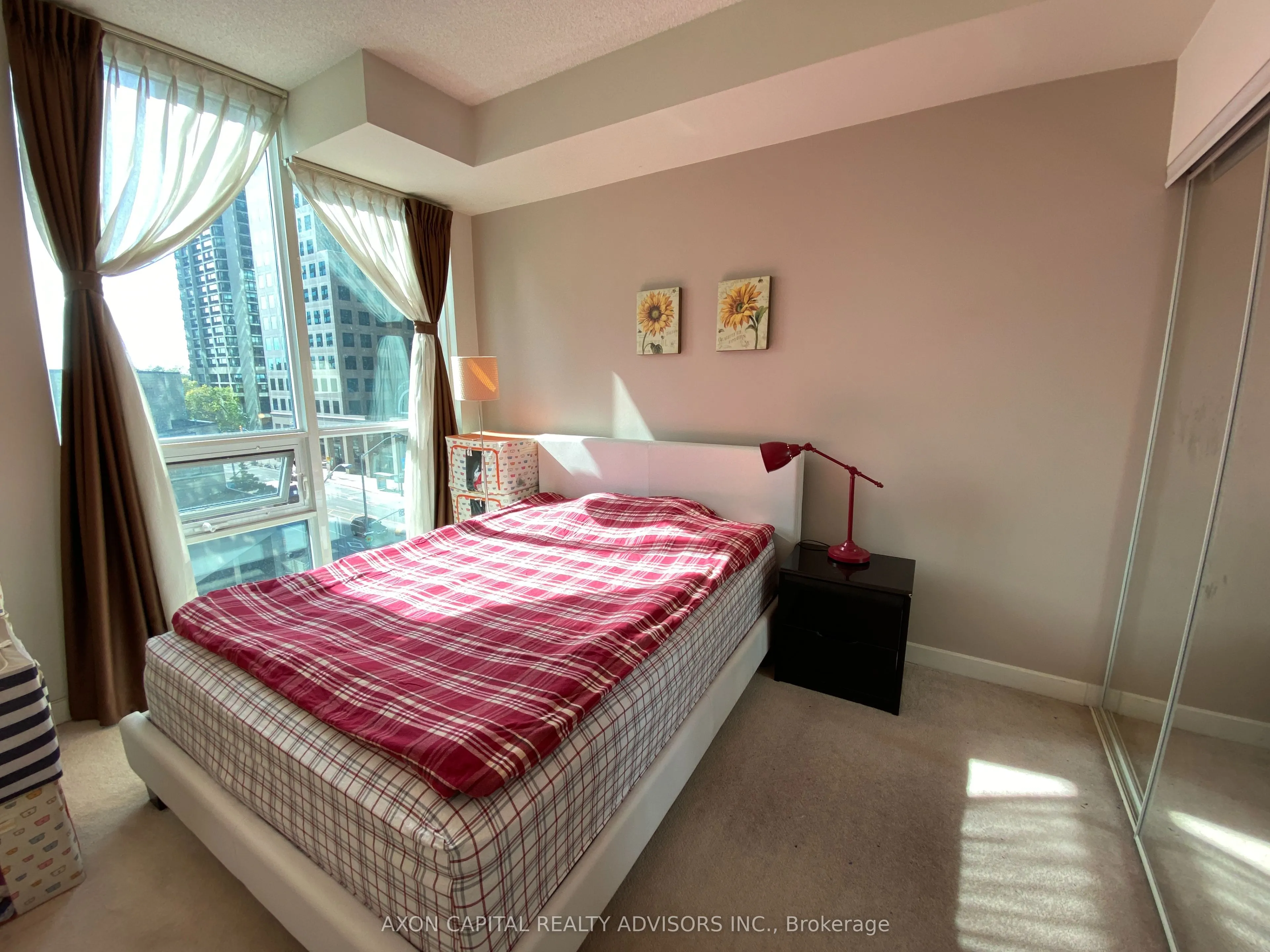 33 Bay Street, #511