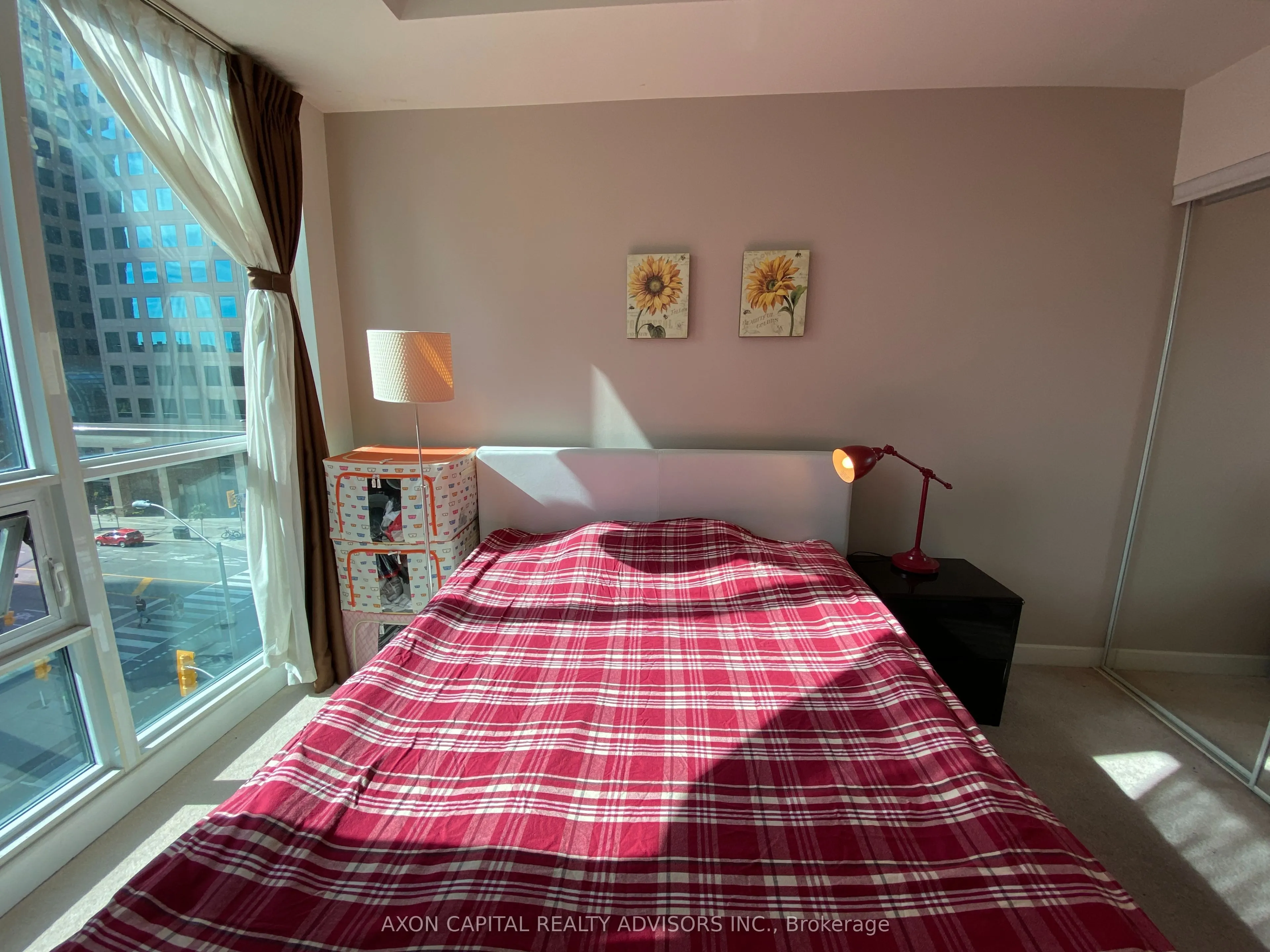 33 Bay Street, #511