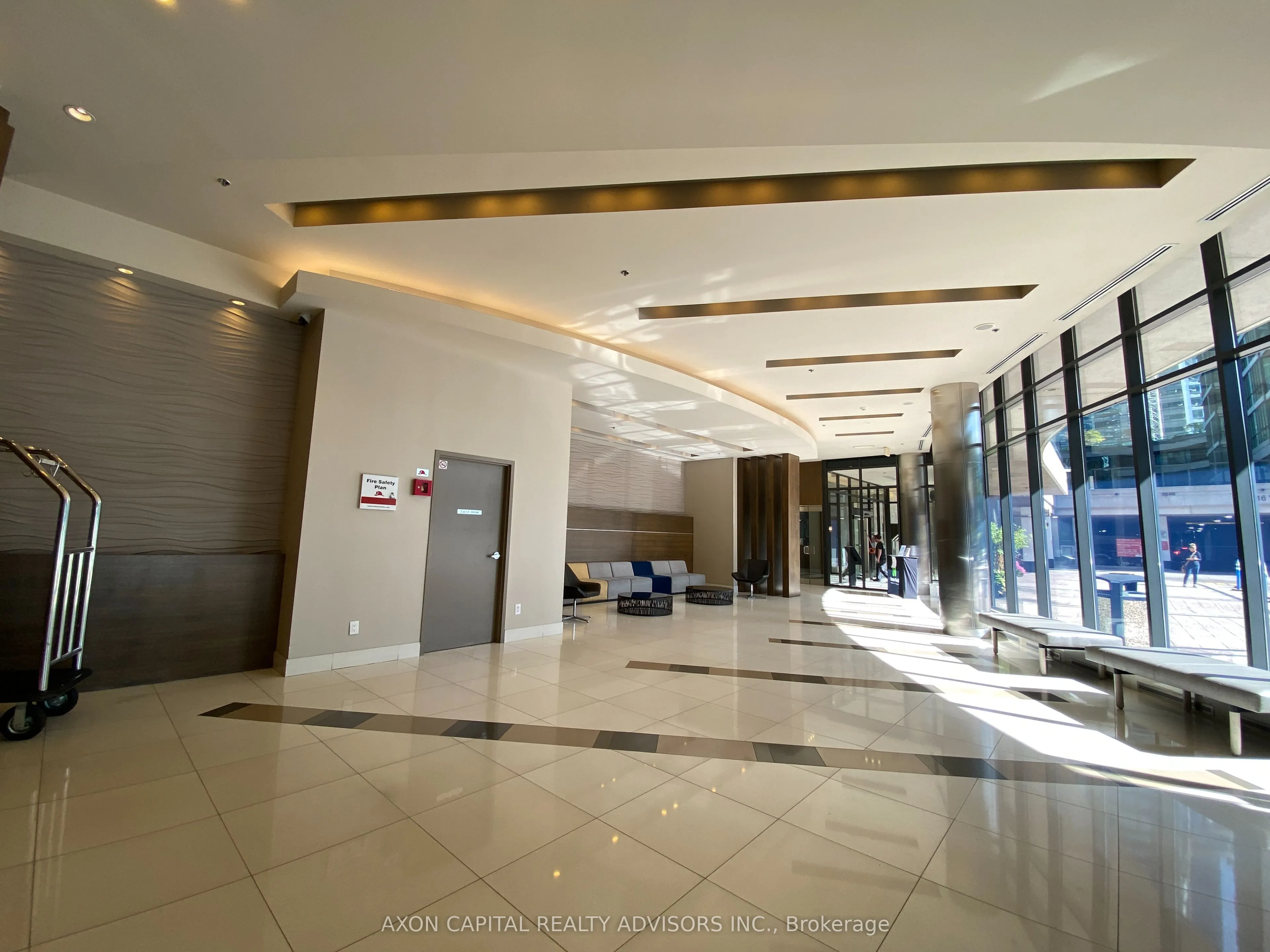 33 Bay Street, #511