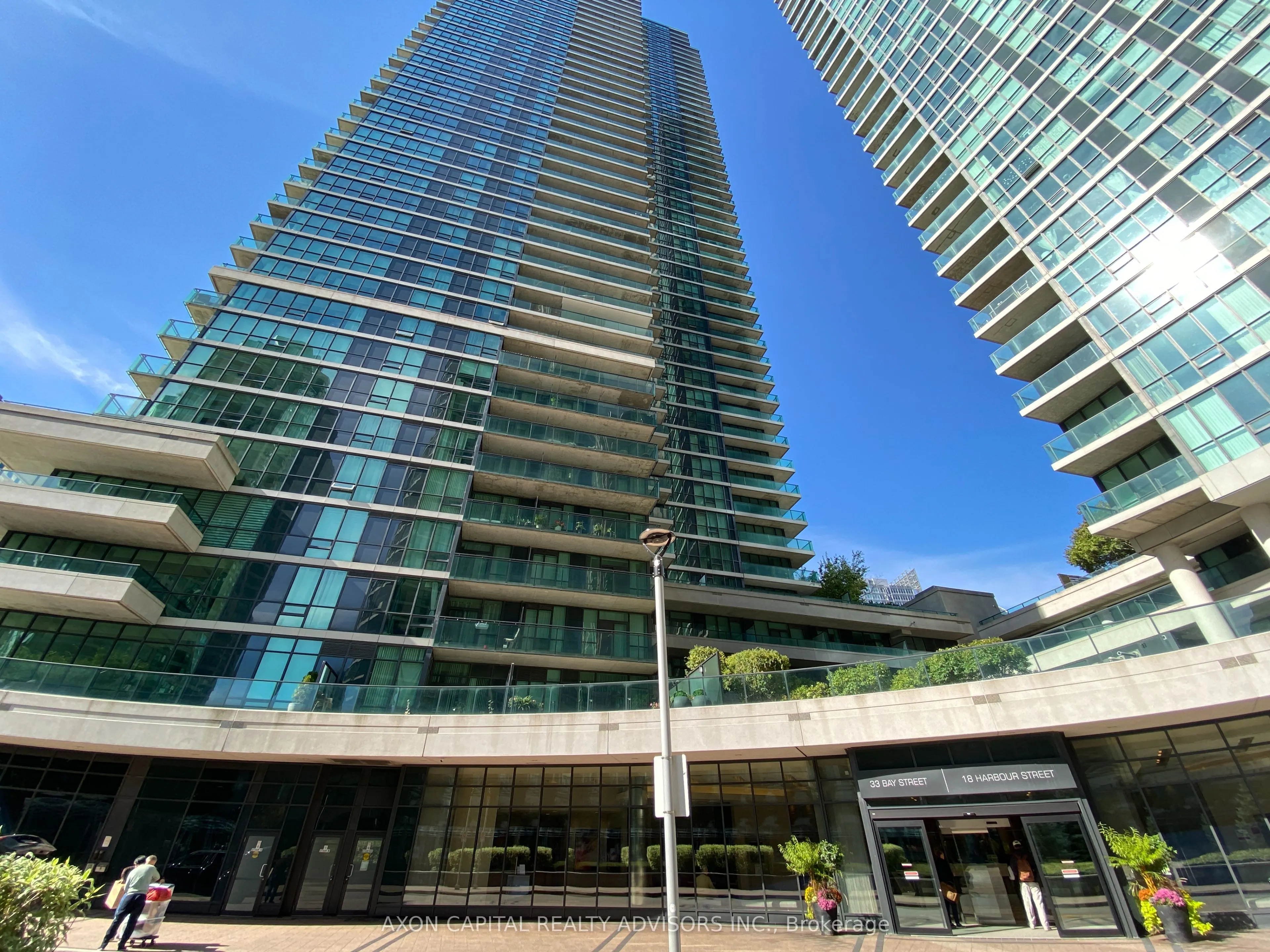 33 Bay Street, #511