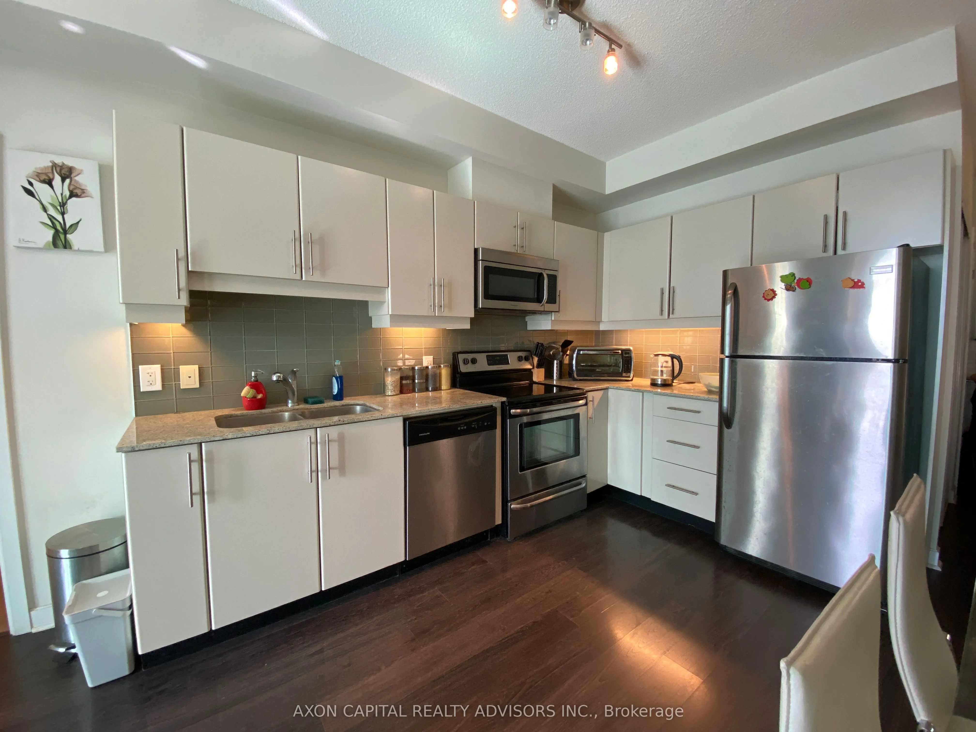 33 Bay Street, #511