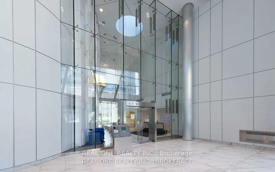 12 York Street, #2001