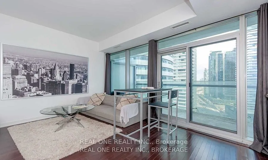 12 York Street, #2001