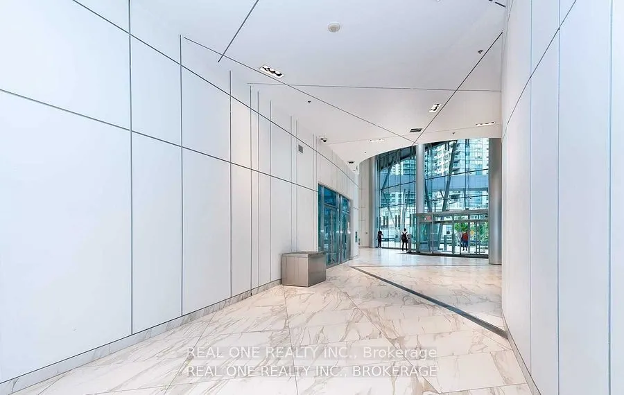 12 York Street, #2001