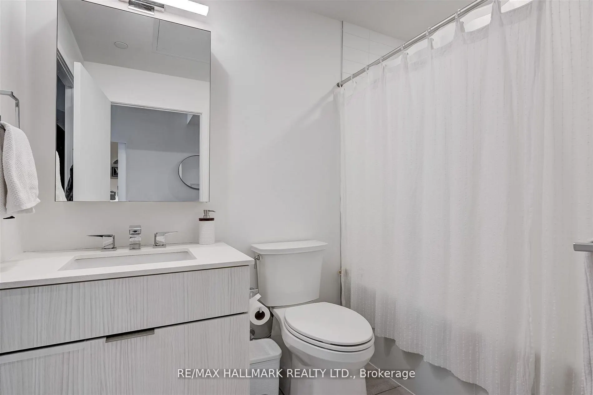 25 Richmond Street E, #2406
