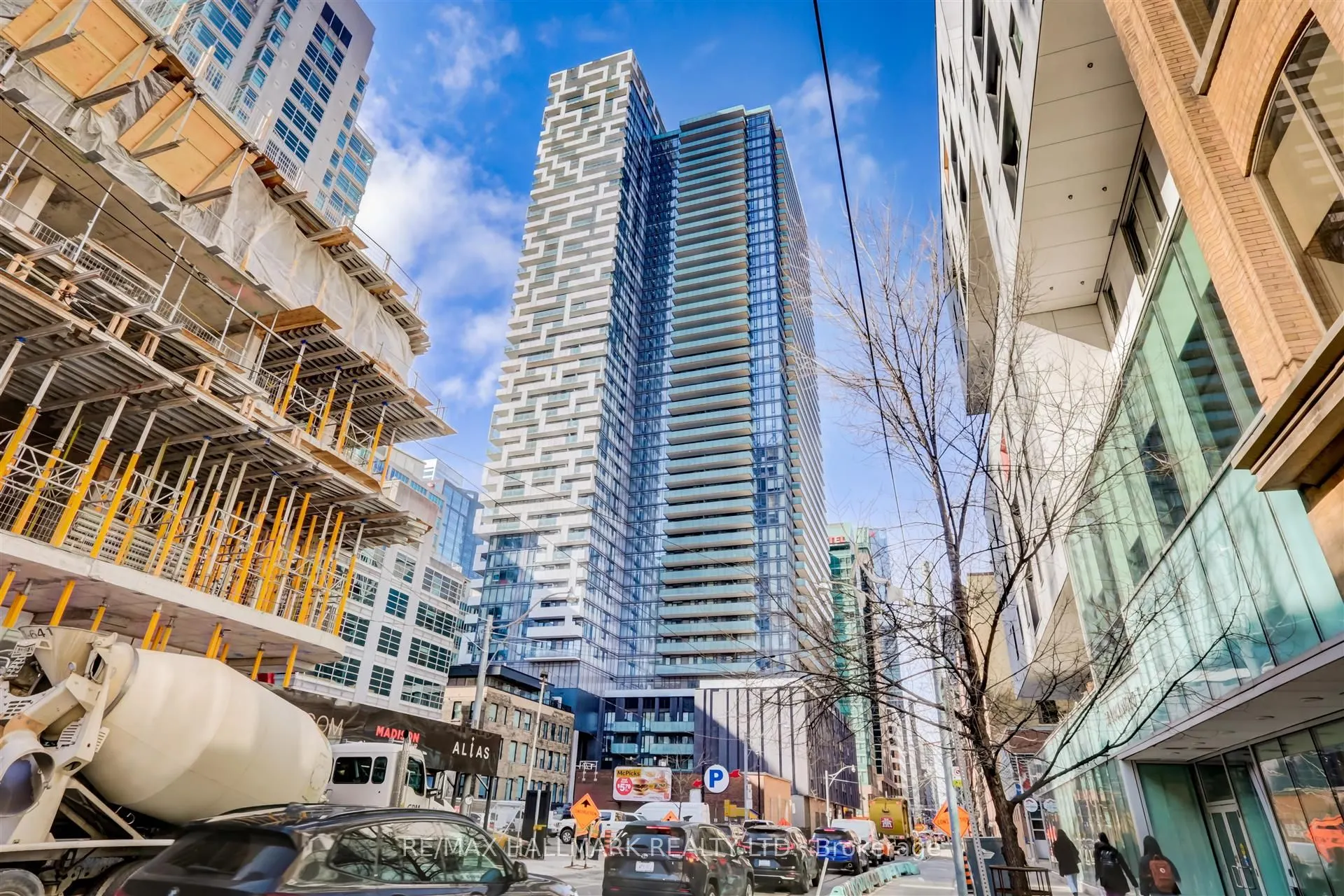 25 Richmond Street E, #2406