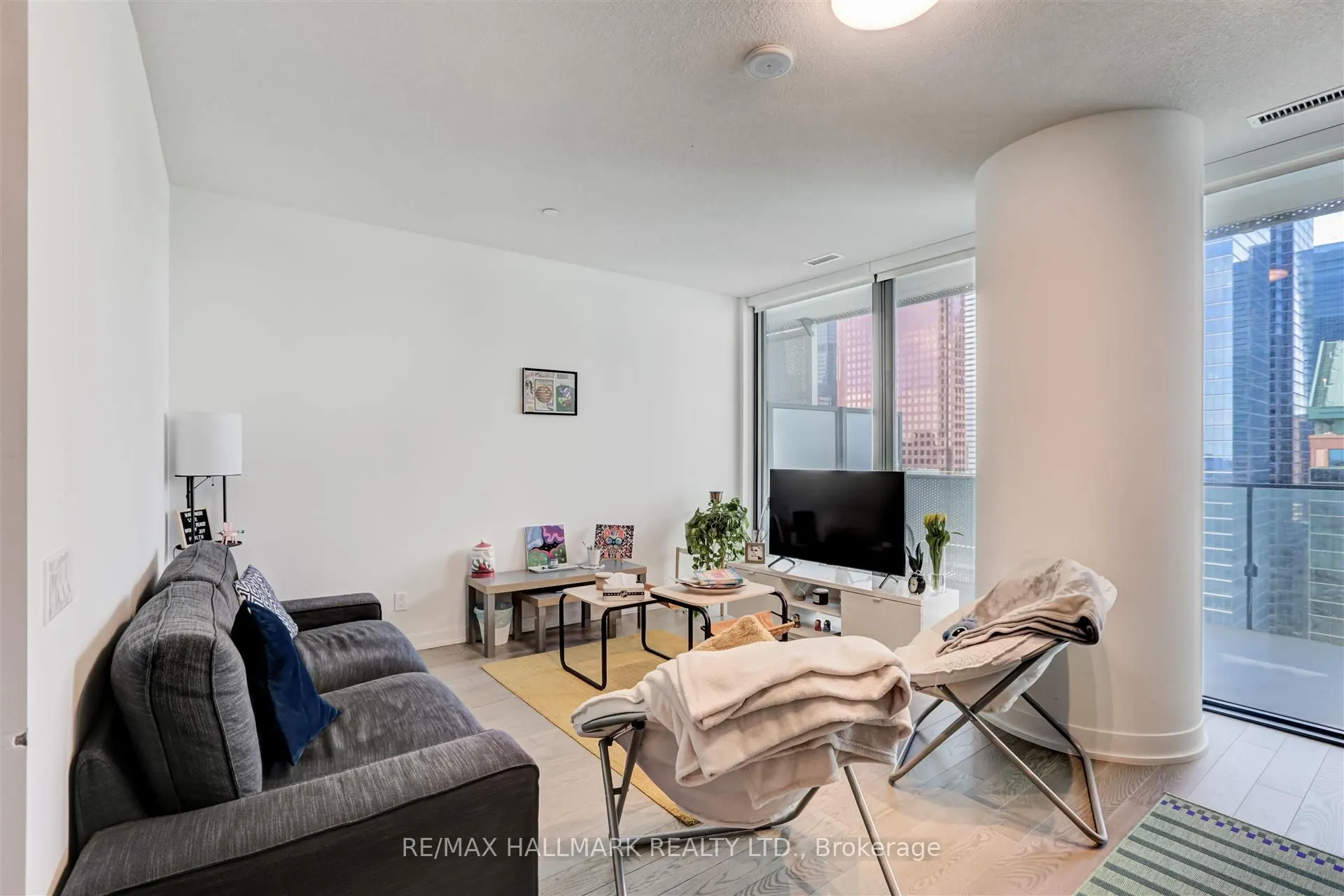 25 Richmond Street E, #2406