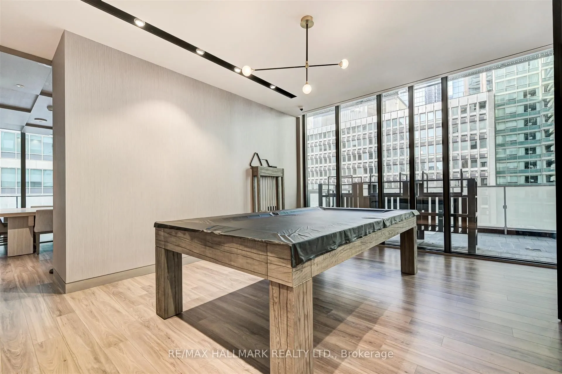 25 Richmond Street E, #2406