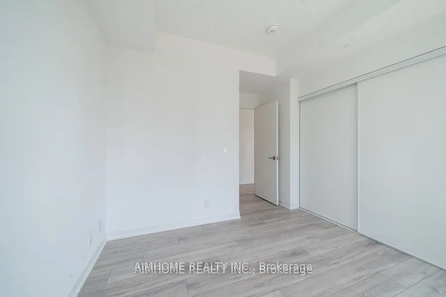 15 Holmes Avenue, #2008