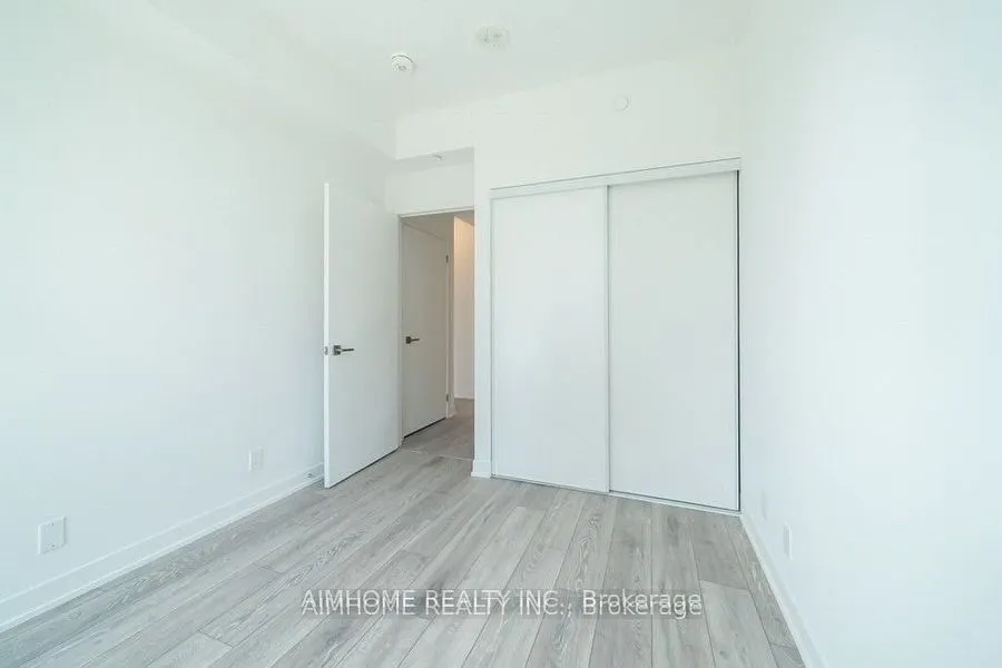 15 Holmes Avenue, #2008