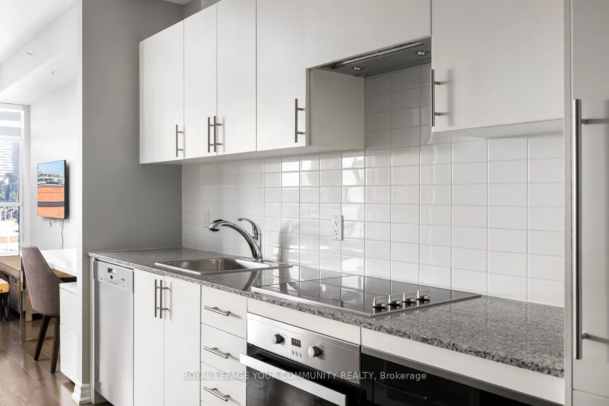 23 Glebe Road W, #414