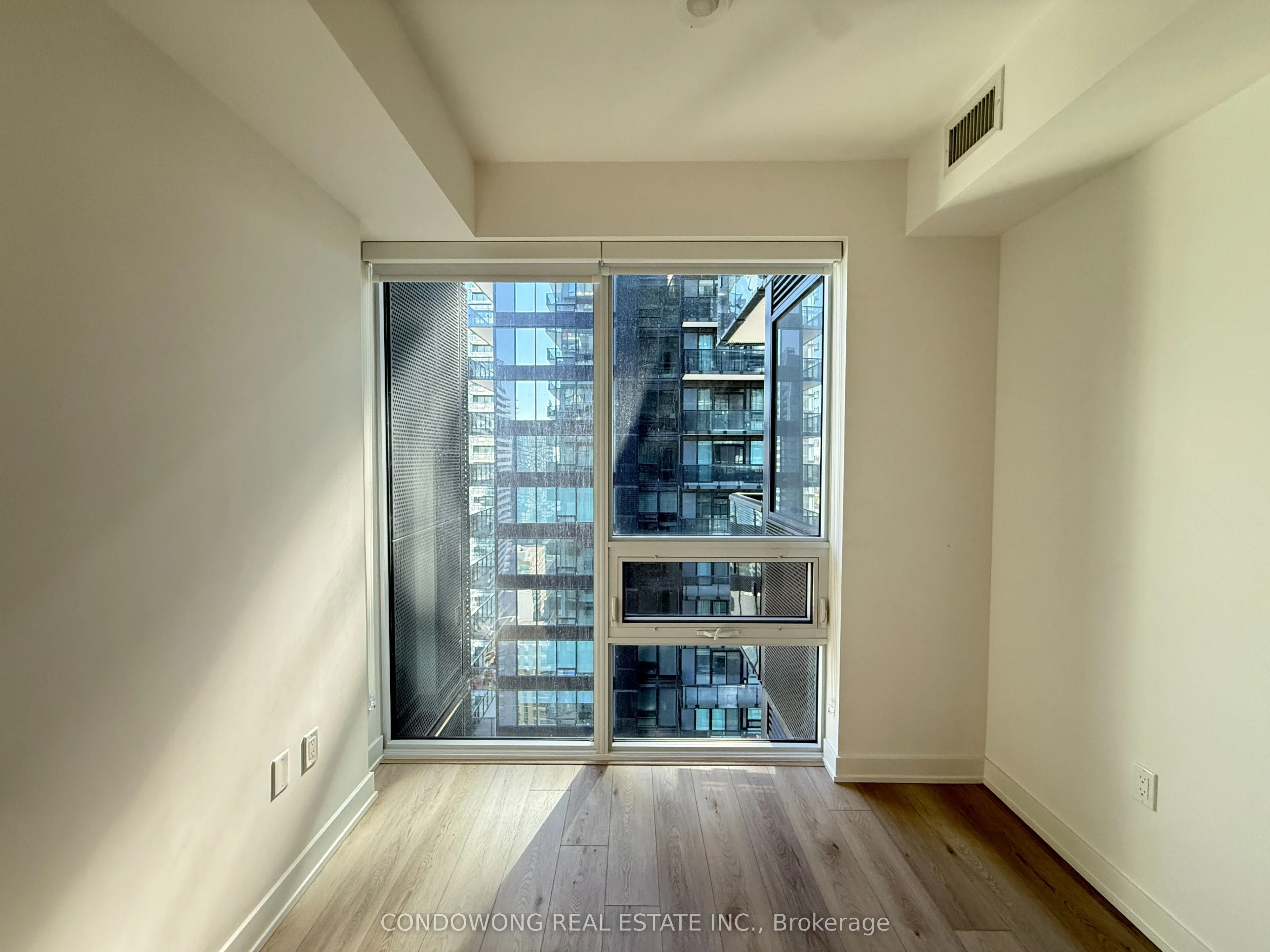 127 Broadway Avenue, #2806