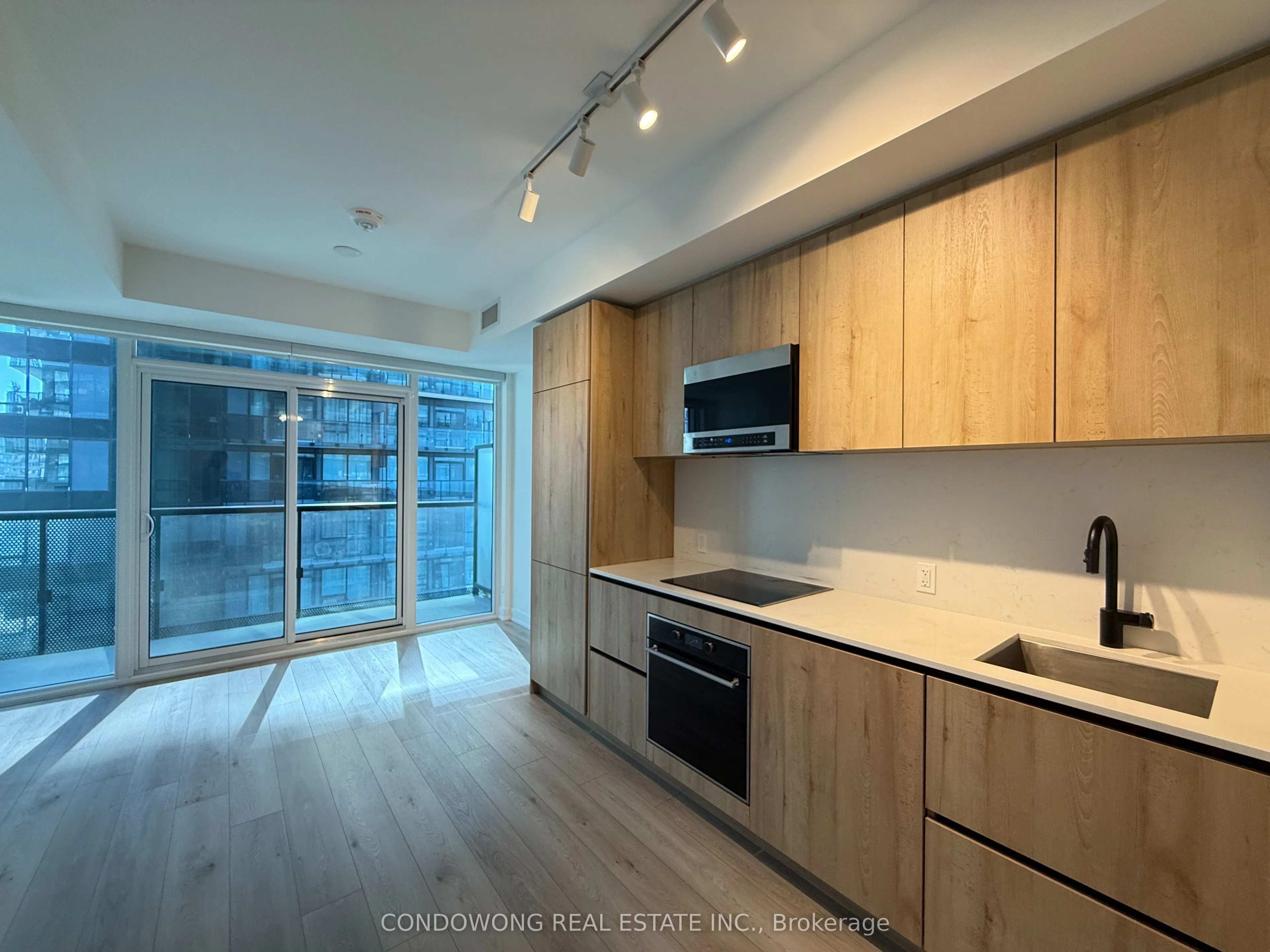 127 Broadway Avenue, #2806