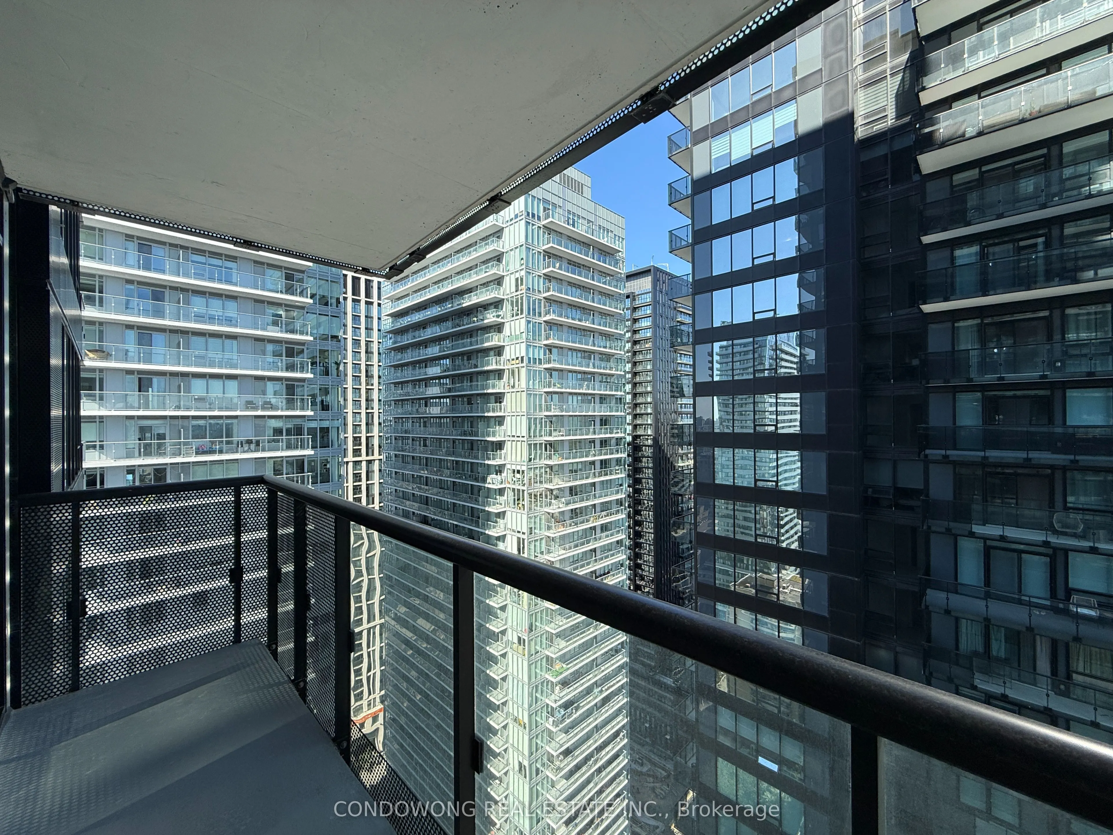127 Broadway Avenue, #2806
