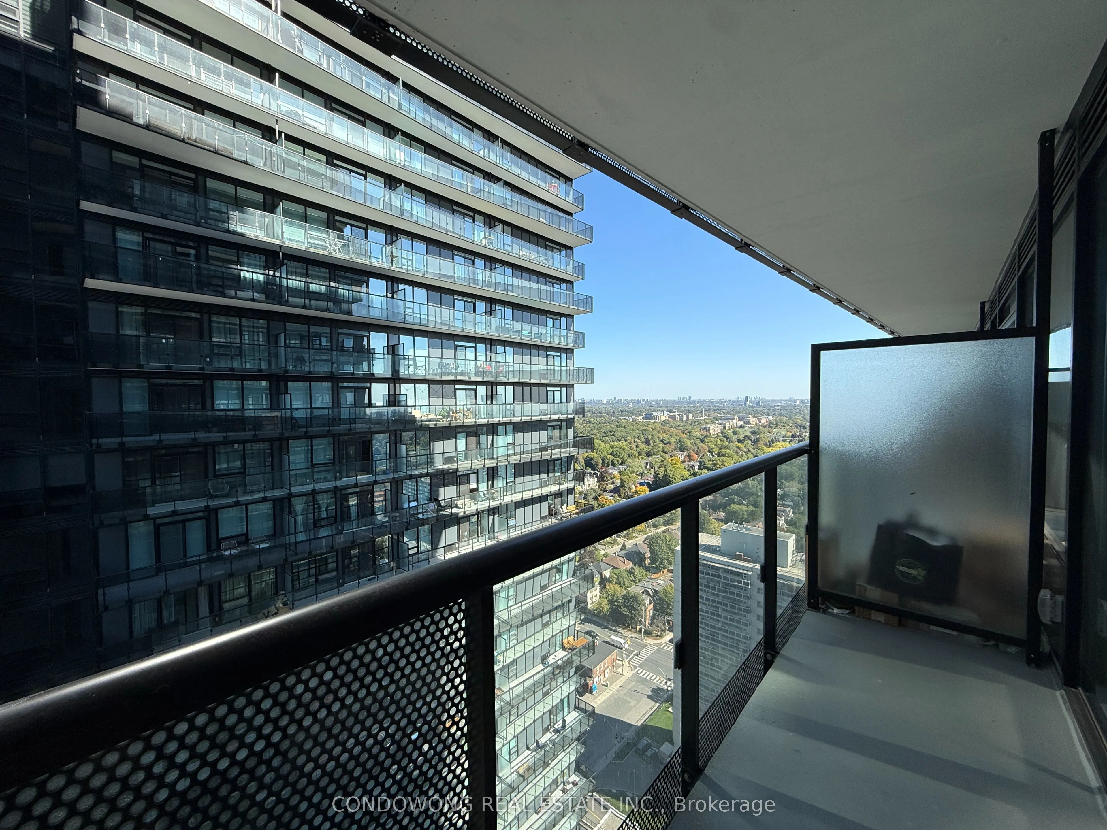 127 Broadway Avenue, #2806