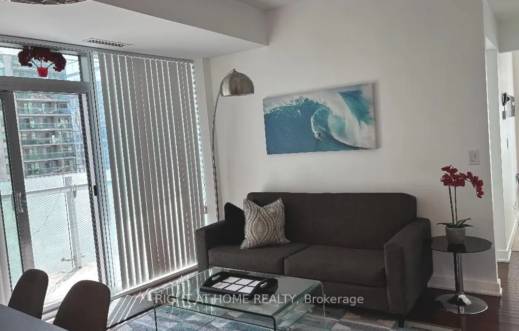 14 York Street, #708