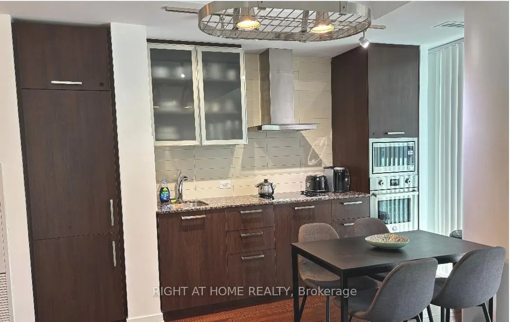14 York Street, #708