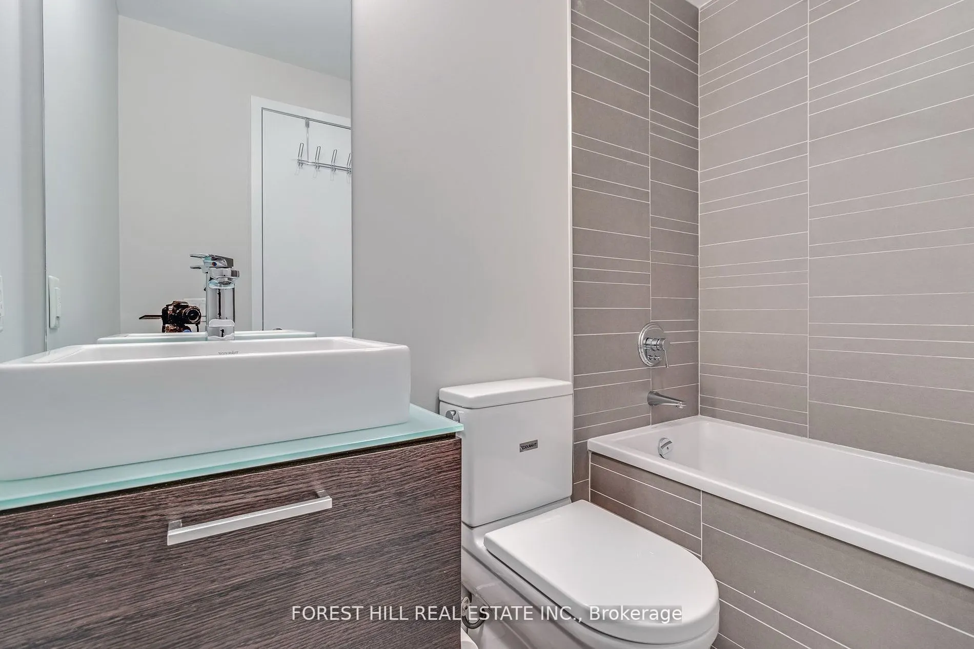 25 Stafford Street, #403