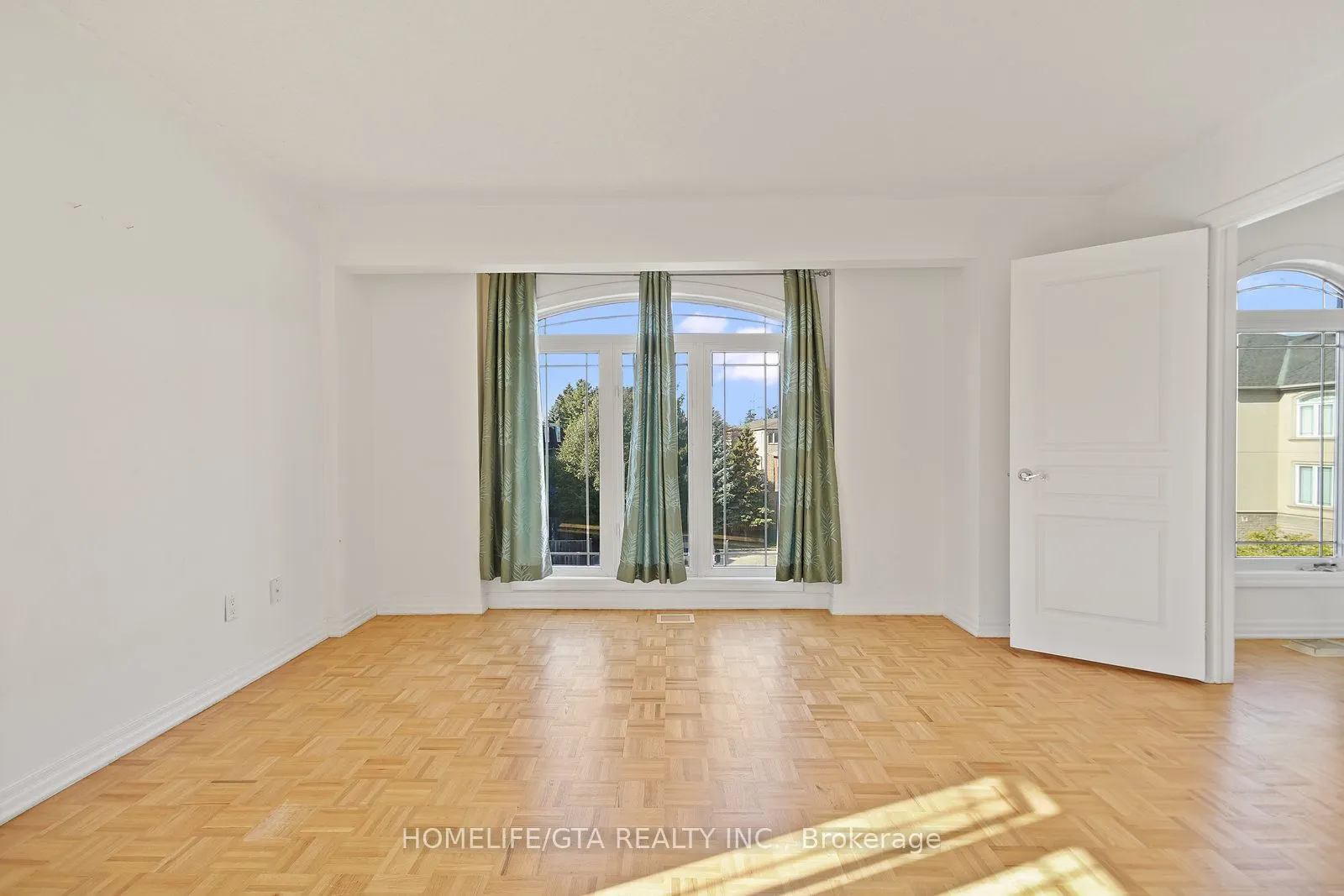 118 Finch Avenue W, #36